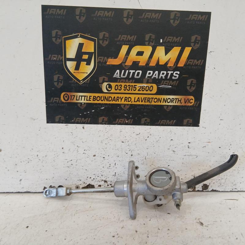 clutch master cylinder