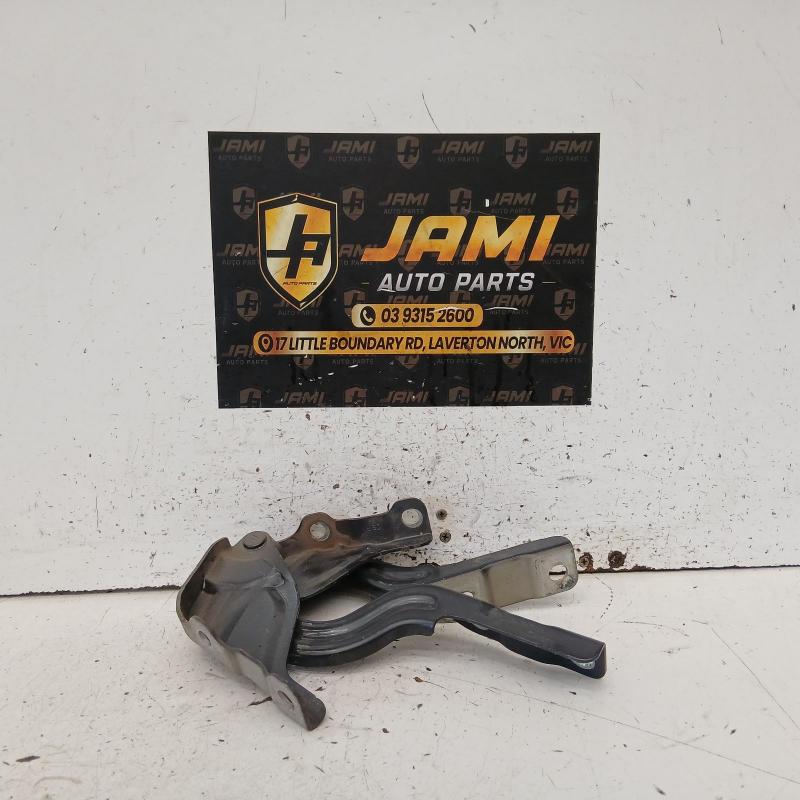 bonnet hinge/strut