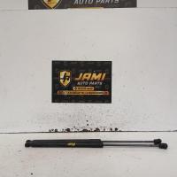 bonnet hinge/strut