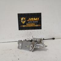 bonnet hinge/strut