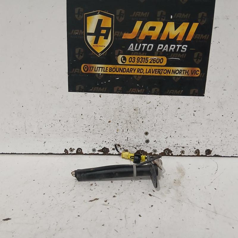 bonnet hinge/strut