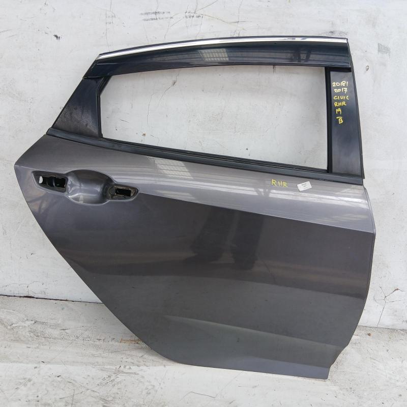 door/sliding rear right