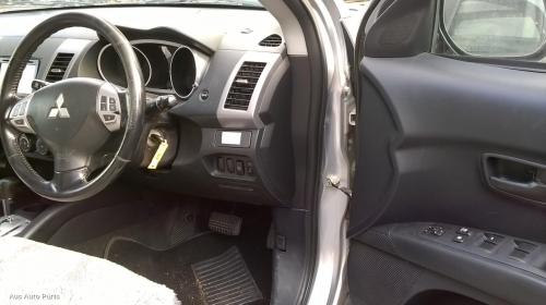 This is Actual photo of  fits 2009~ 2012 Mitsubishi outlander