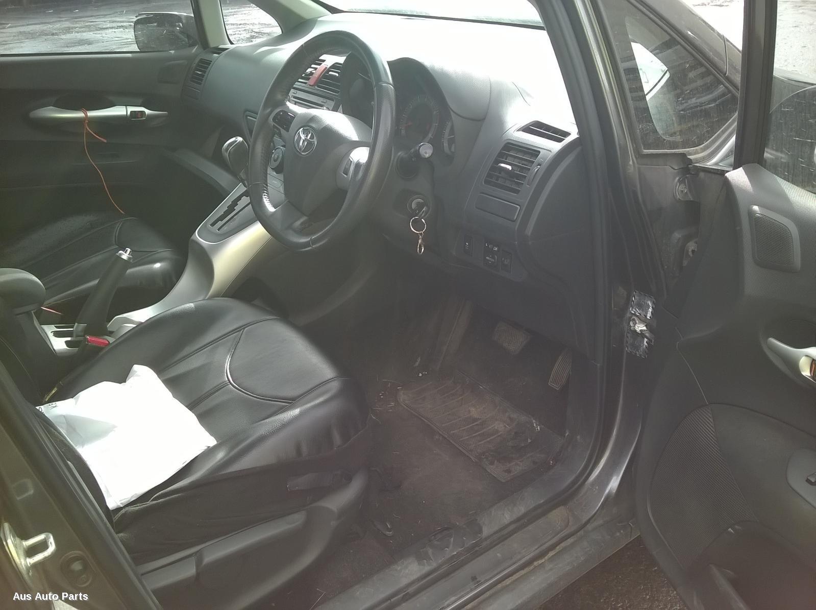 Corolla Steering Wheel 2009-2013 vinyl,zre152r,hatch,11/09-12/13 00003018 #69877