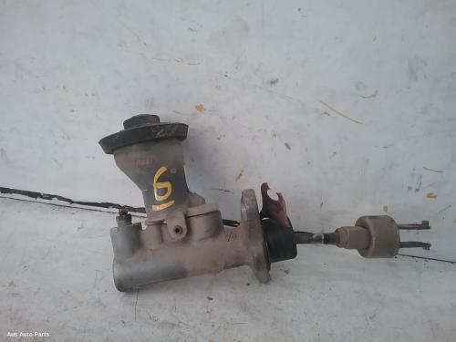 clutch master cylinder