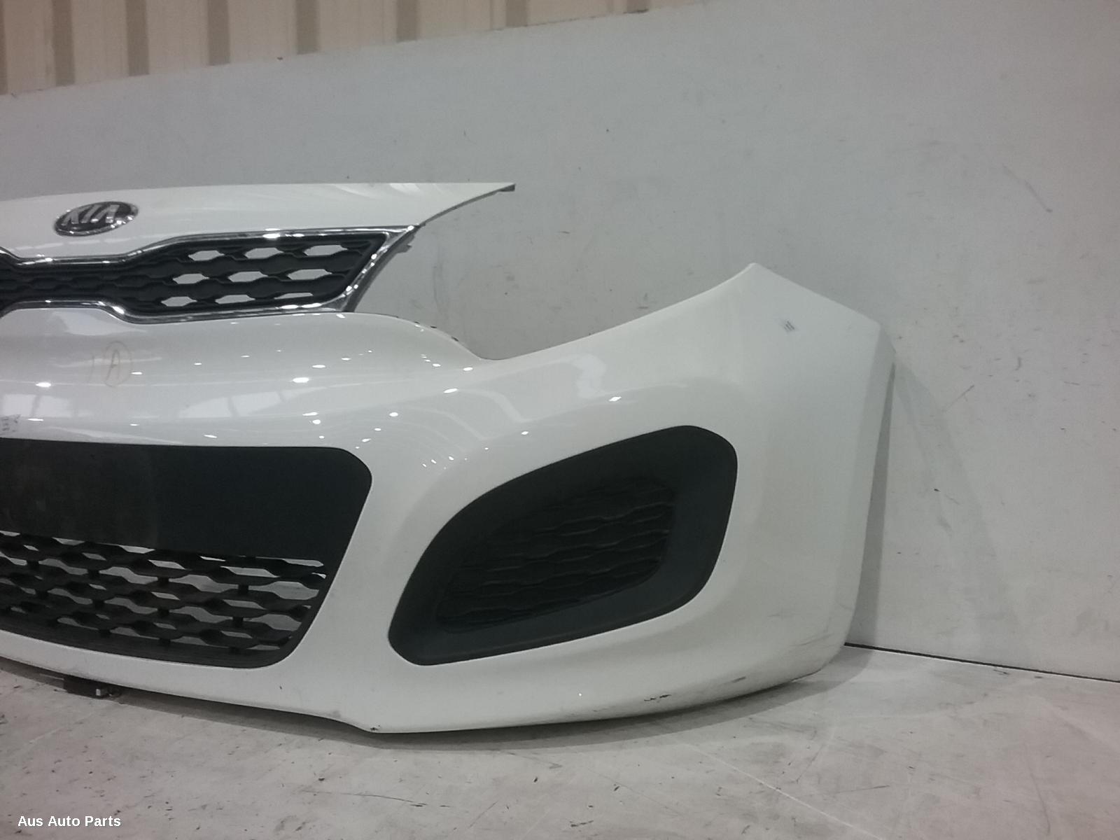 76823, Used bumper front for 2013 Rio ub, 3dr/5dr hatch, 08/1110/14