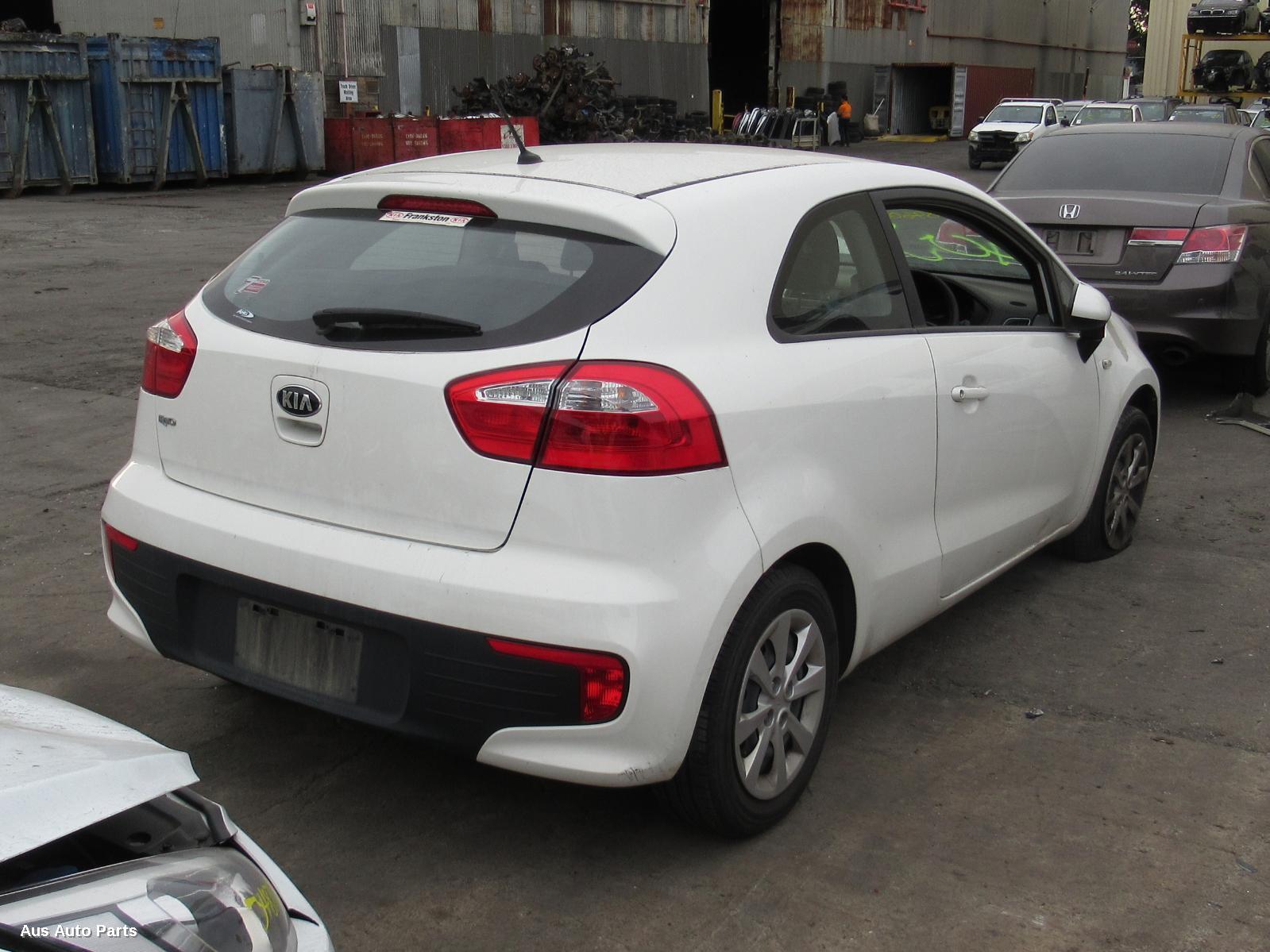 Rio Taillight Right 2011-2016 ub,in body,3dr/5dr hatch,standard type,08/11-11/16 00003417 #77166