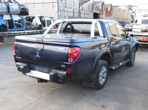 This is Actual photo of  fits 2009~ 2015 Mitsubishi triton