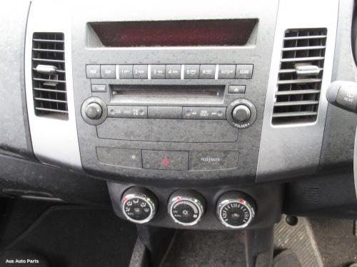 This is Actual photo of  fits 2009~ 2012 Mitsubishi outlander