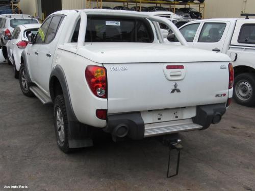 door/sliding rear left