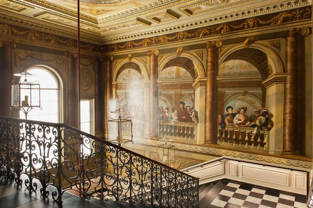 Pay inside kensington palace 1