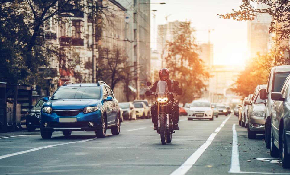 5 REASONS TO DITCH YOUR CAR AND BEAT THE TRAFFIC WITH A MOTORBIKE THIS WINTER