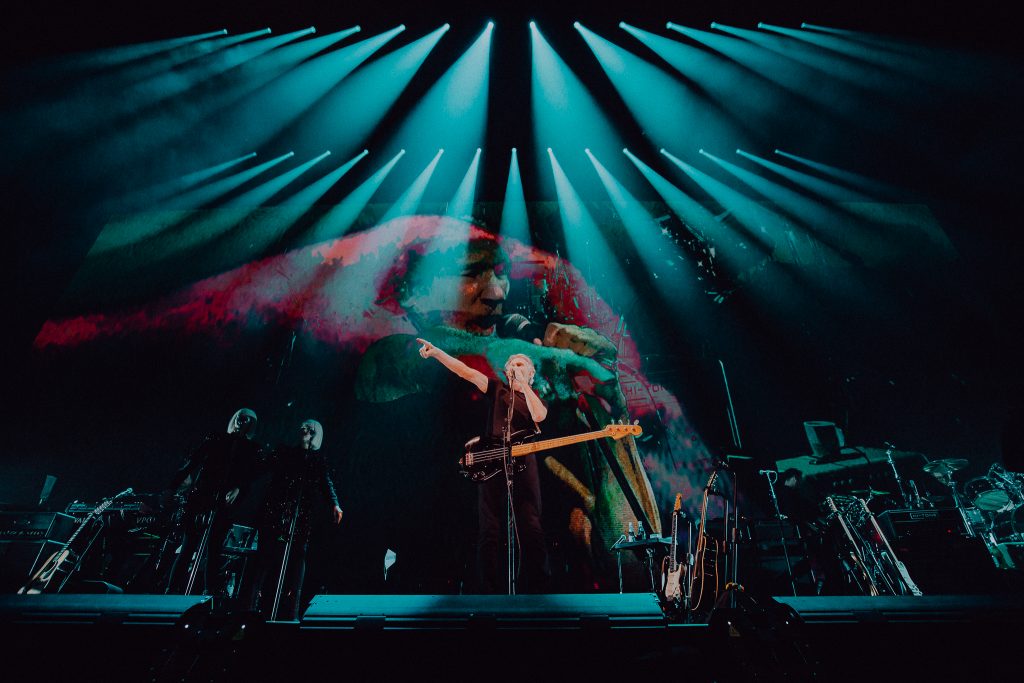 Mitch Lowe Photo - Roger Waters - Brisbane Ent Centre-24