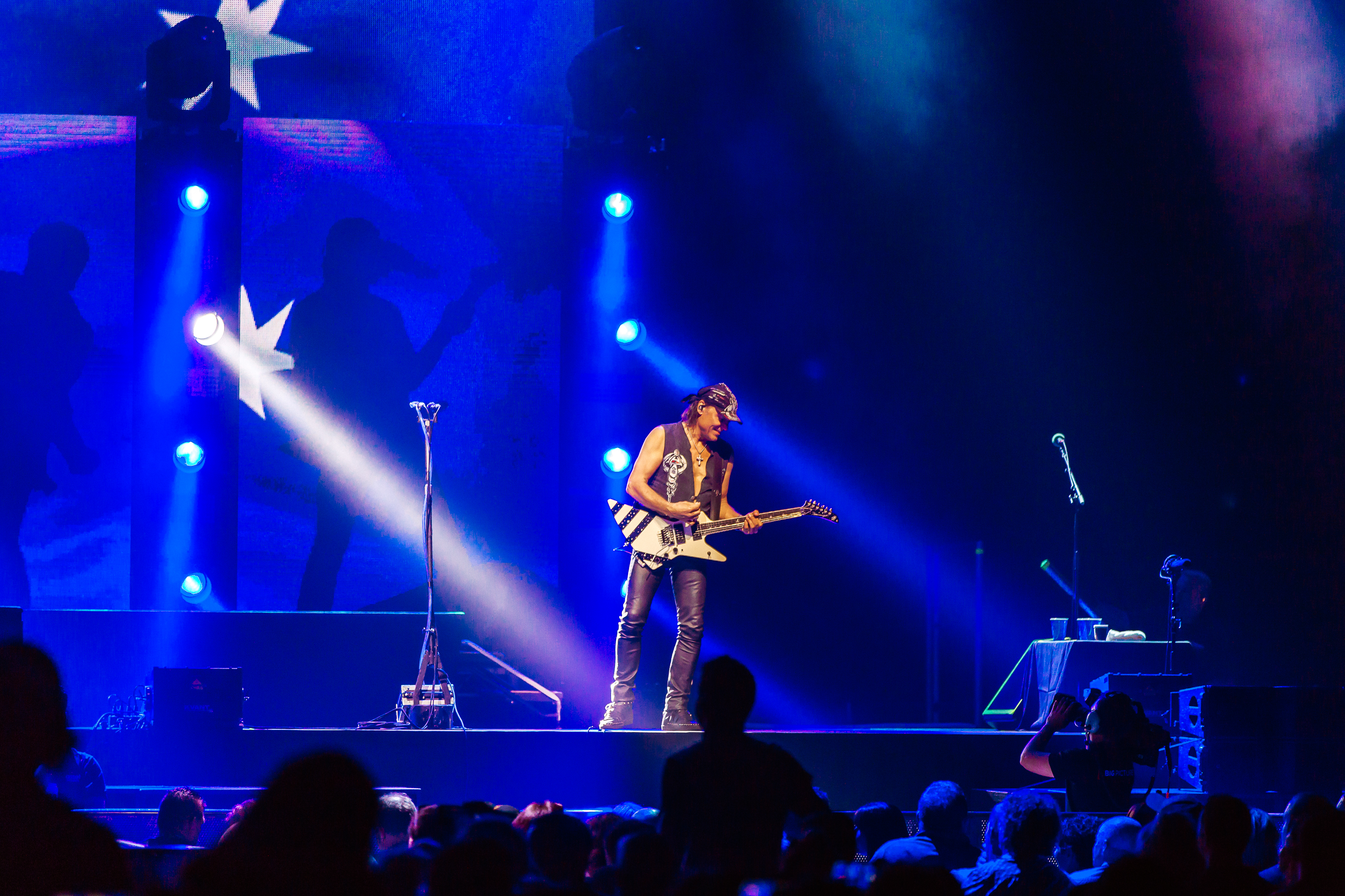 Def Leppard Brisbane Entertainment Centre SAVETONIGHT