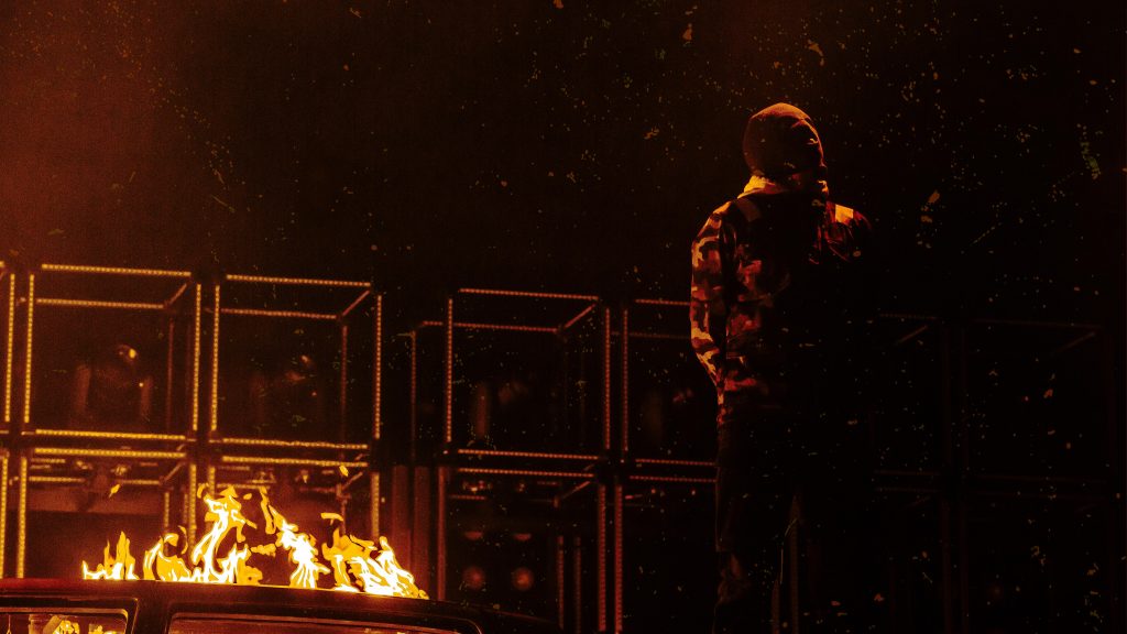 YP 18 - Mitch Lowe Photo-16