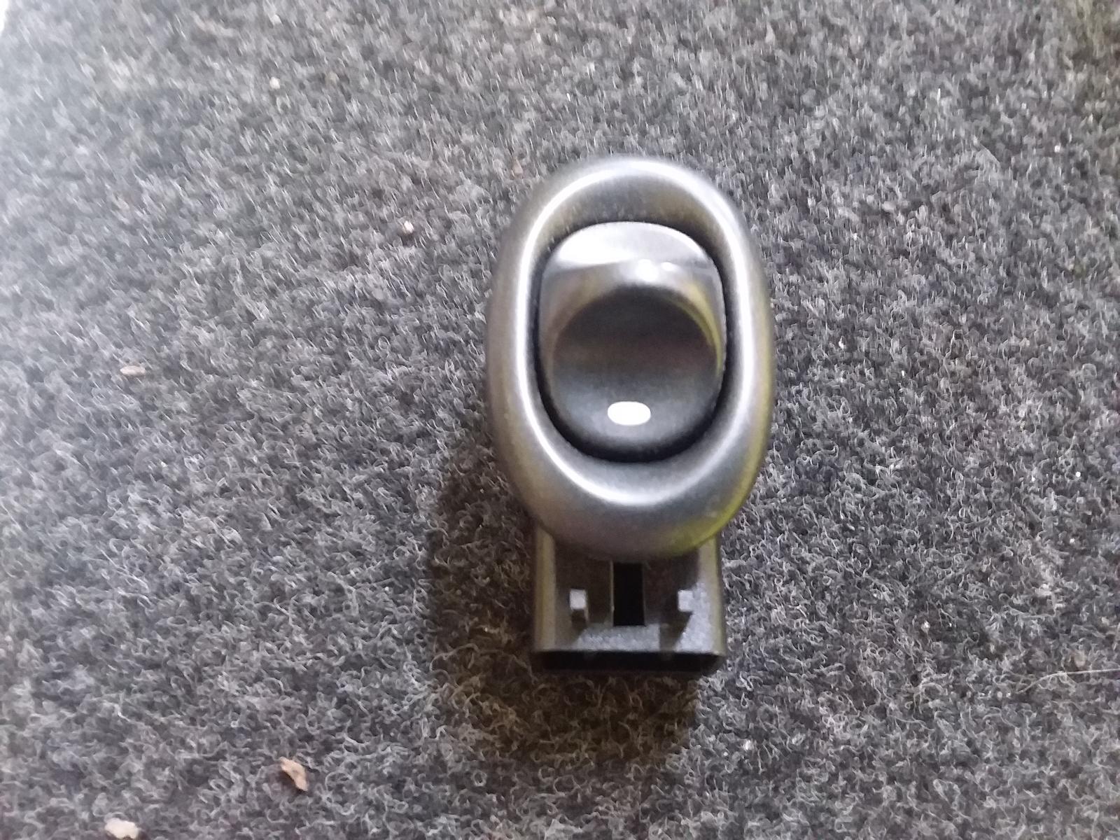 View Auto part Pwr Dr Wind Switch Holden Commodore 2002