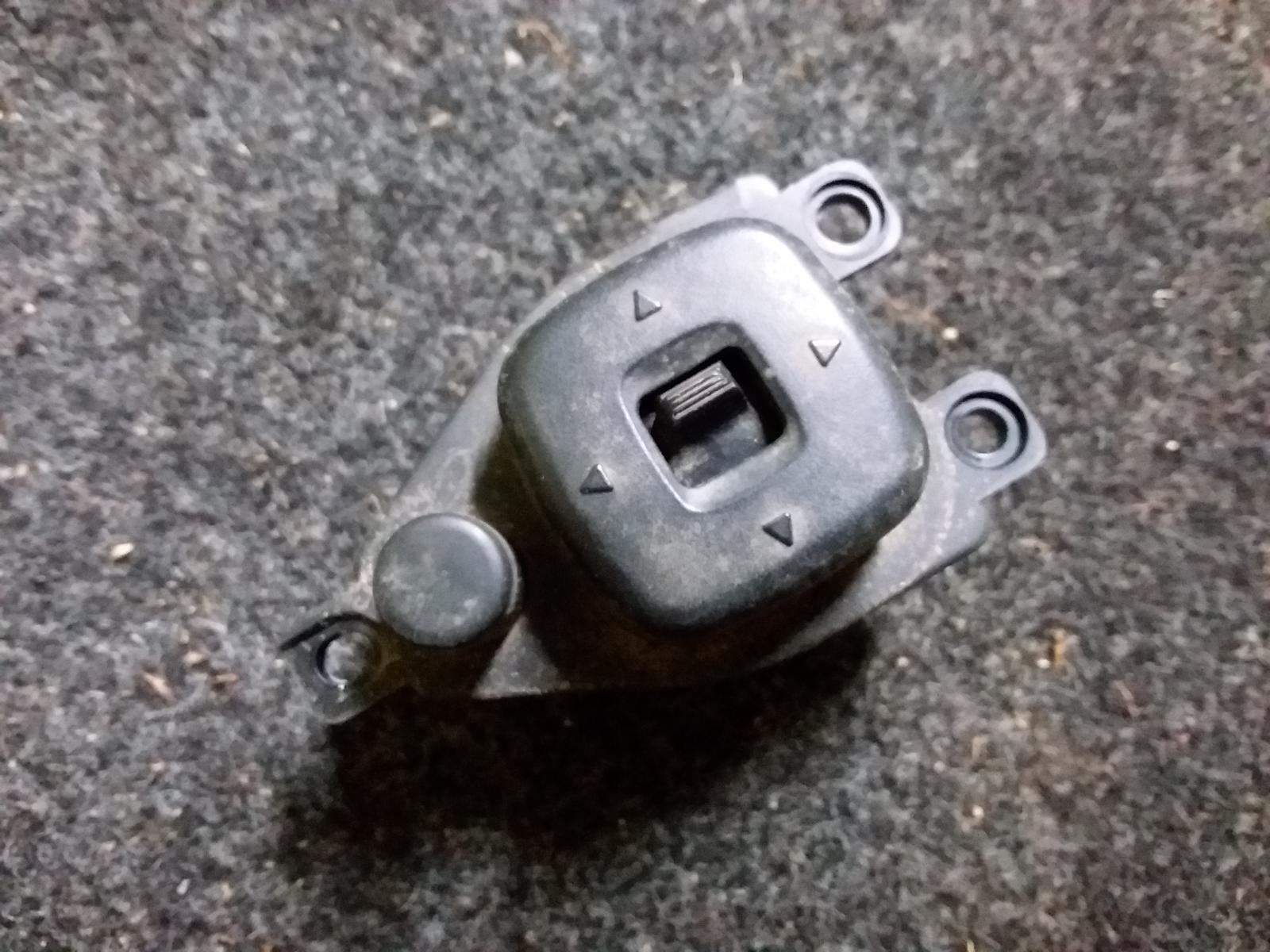 View Auto part Misc Switch/Relay Mazda 2 2006