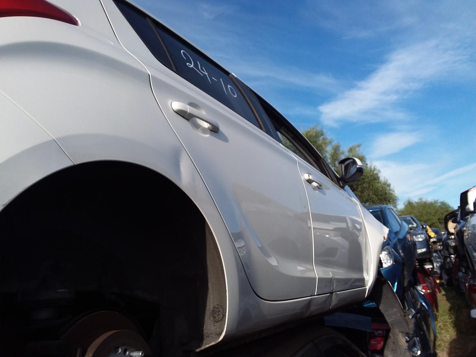 View Auto part Left Headlamp Hyundai I20 2014