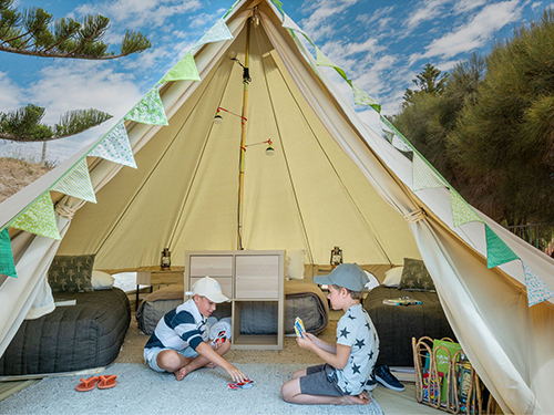 family-bell-tent-seafront-holiday-park-image-500x375