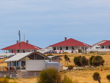 Zest + Thyme Cafe and Cape Willoughby Lighthouse