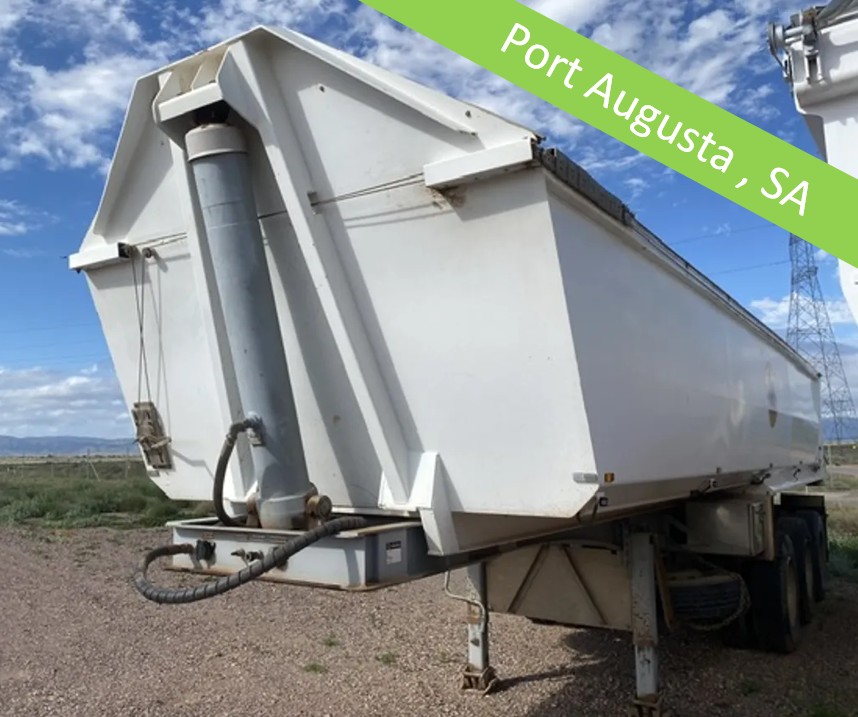15 · 2017 Truck Brockerage Boomer Tri-Axle Tipper