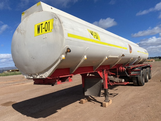 2013 Tri-Axle Water Tanker