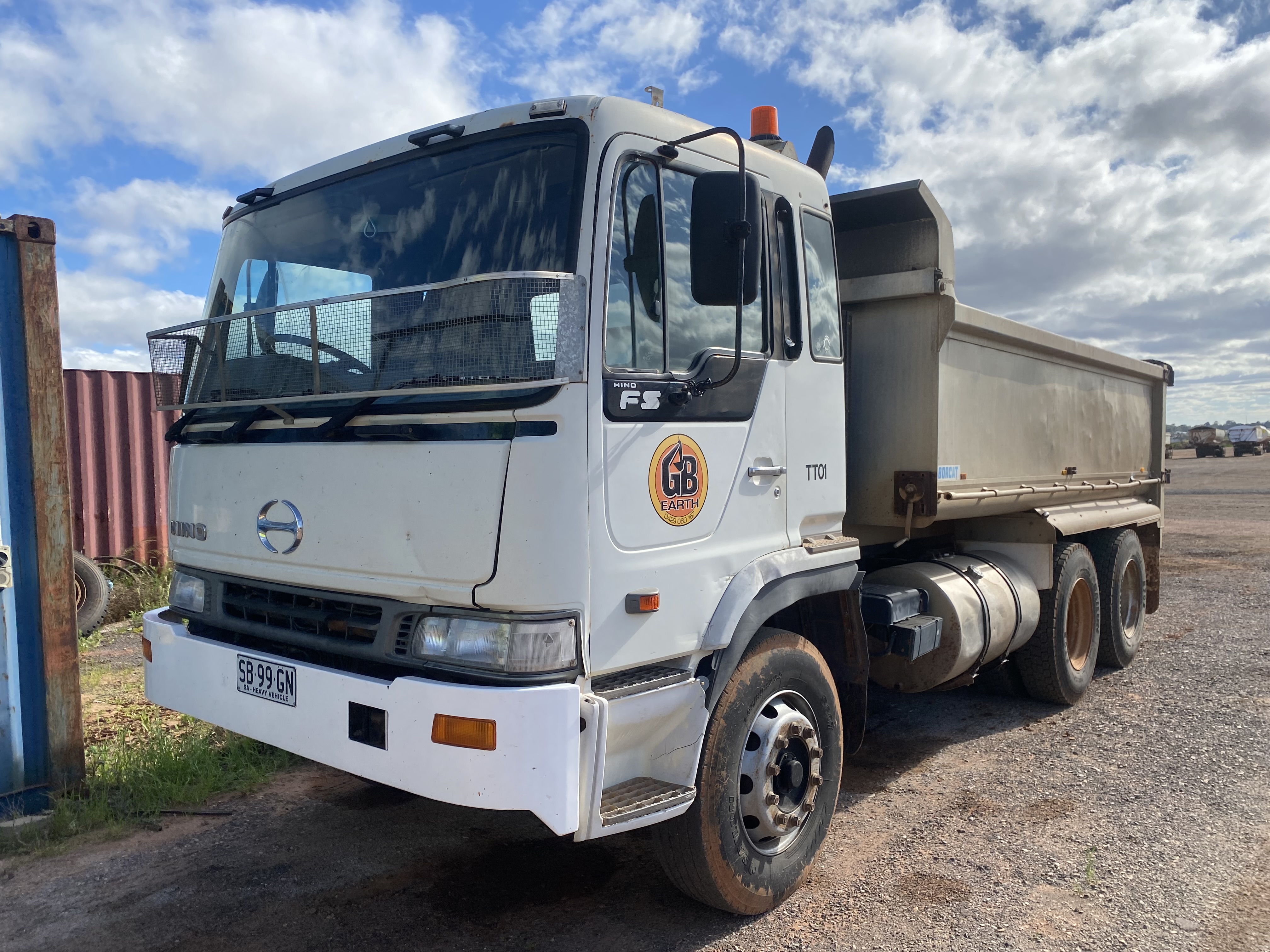 2000 Hino FS1K 6x4 Tipper
