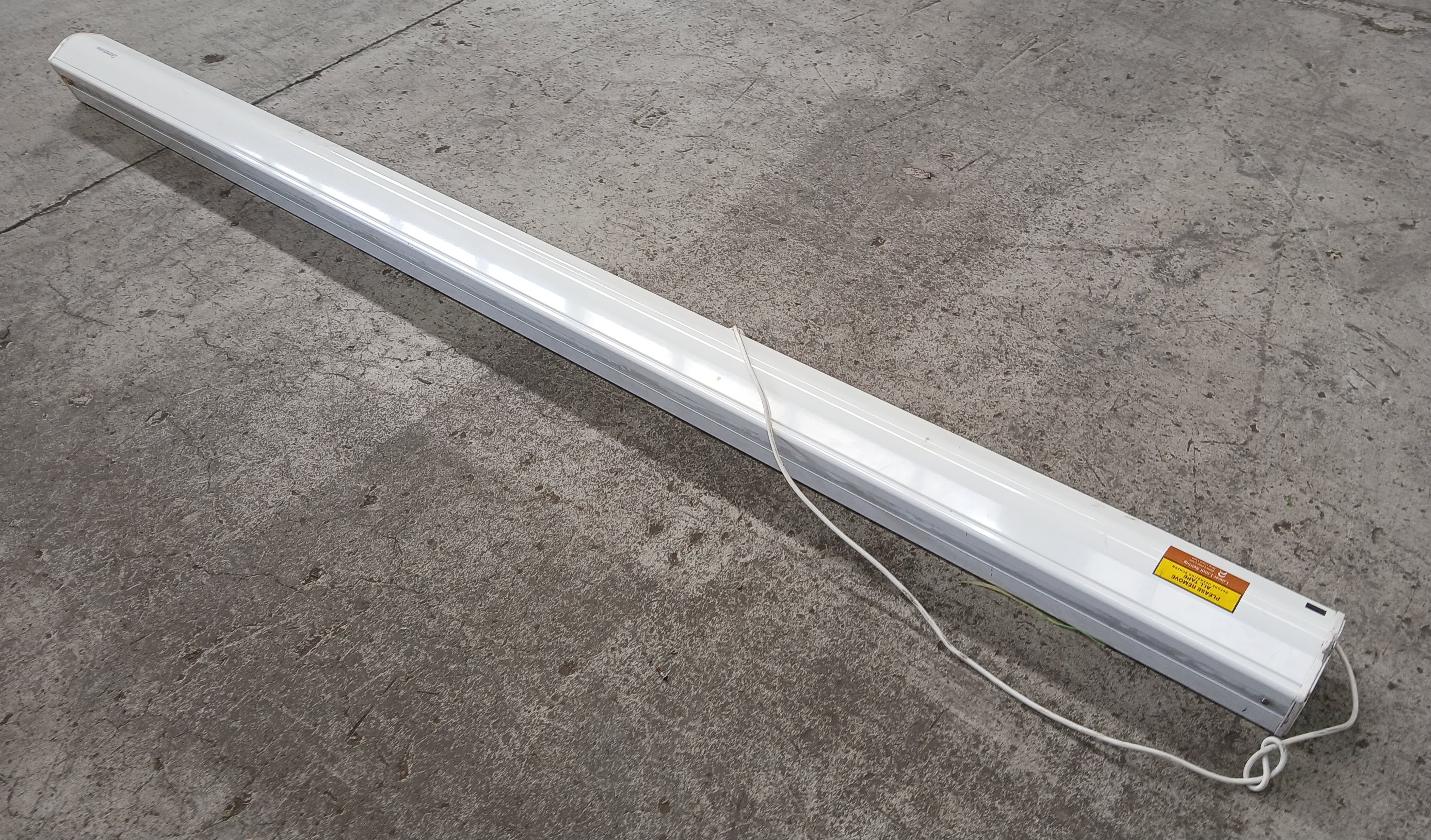 16 · Grandview Projector Screen