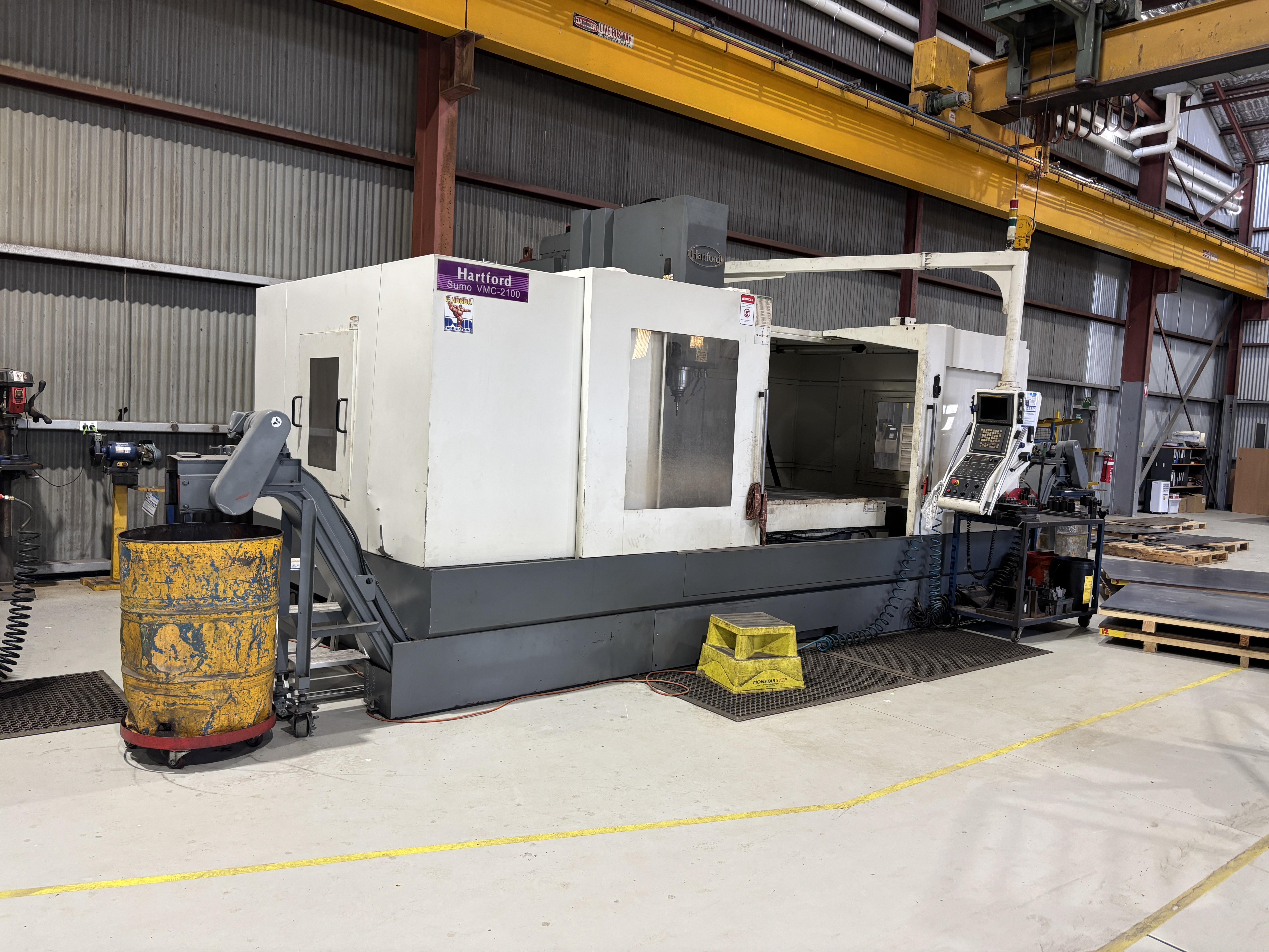 Hartford Sumo VMC-2100 CNC Milling Machine 415V inc Tooling Racks