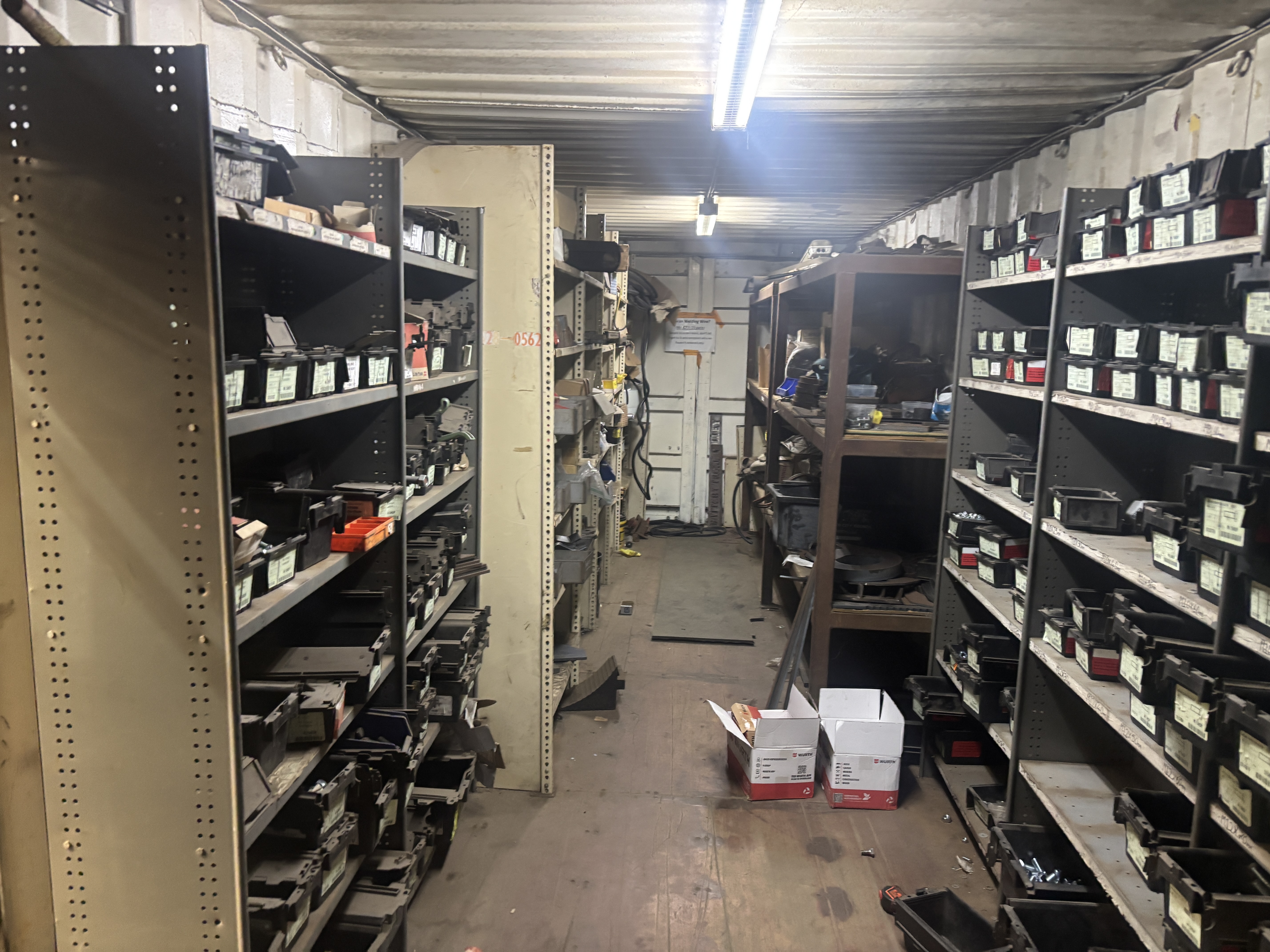 1 X 40FT Shipping Container inc Contents