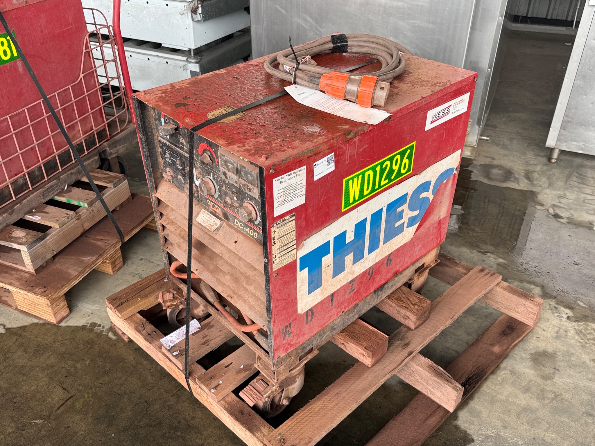 Lincoln Electric DC400 Welder