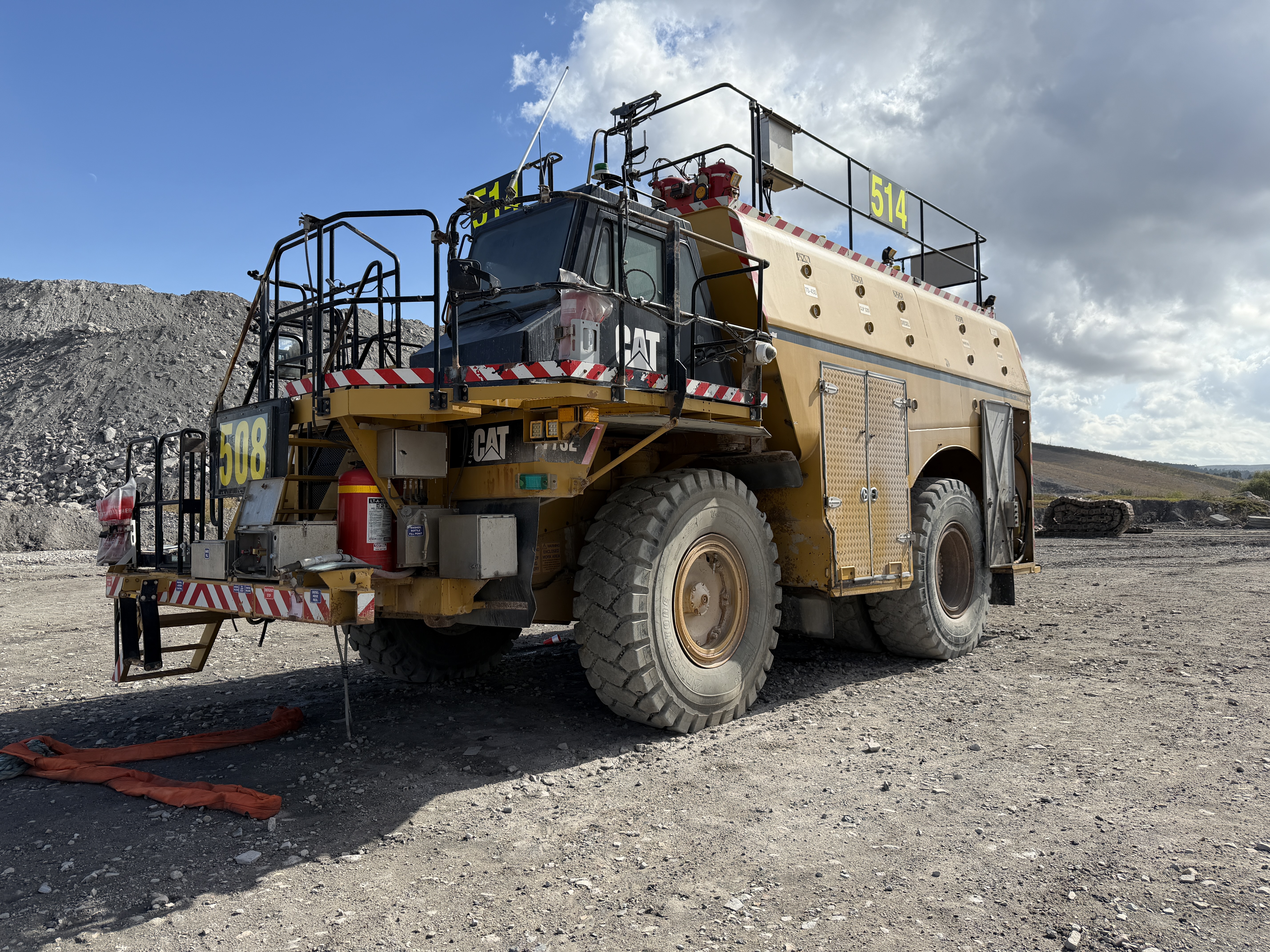 2005 Caterpillar 773E Service Truck