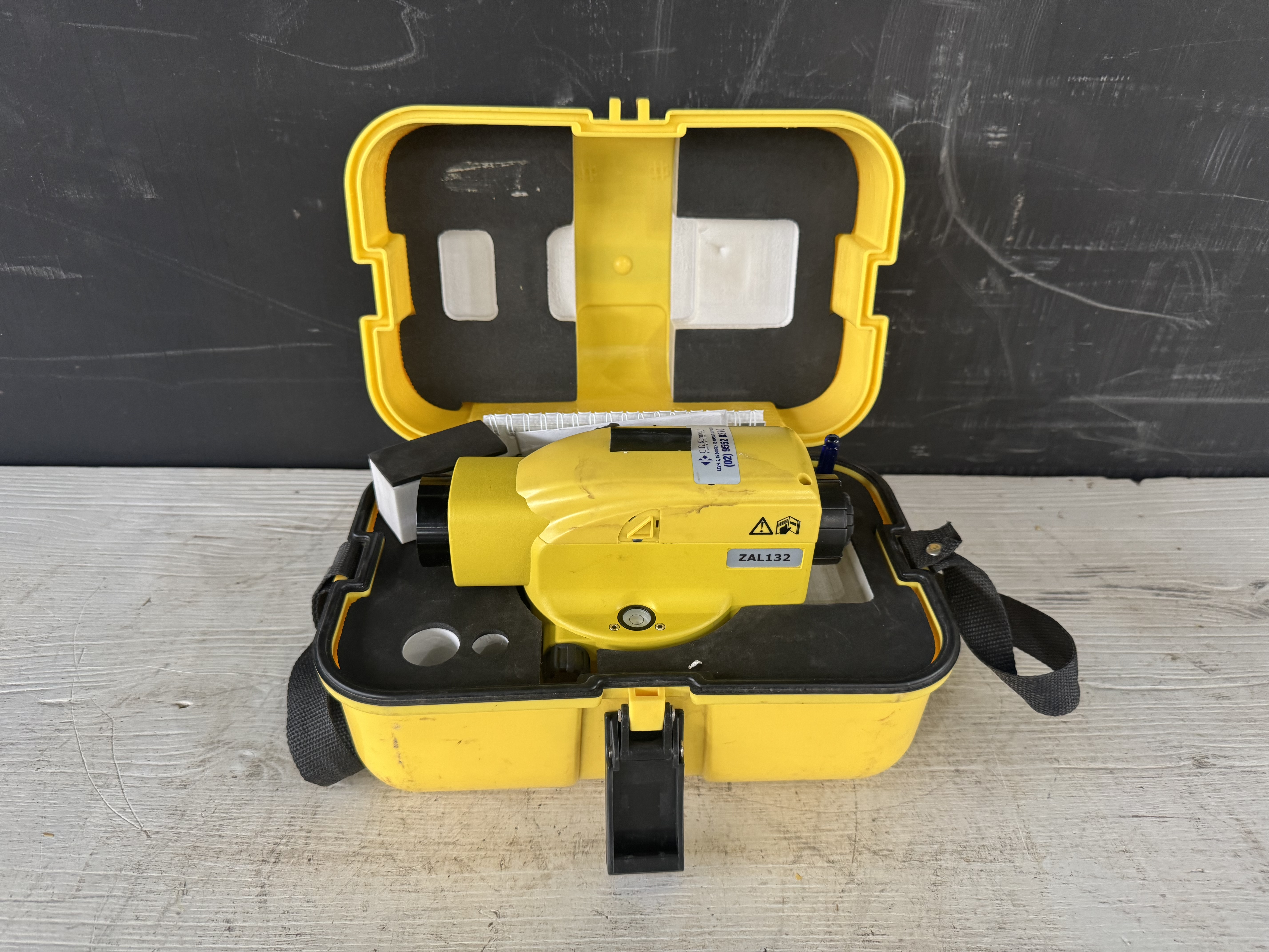 GEOMax Zal 132 automatic optical level