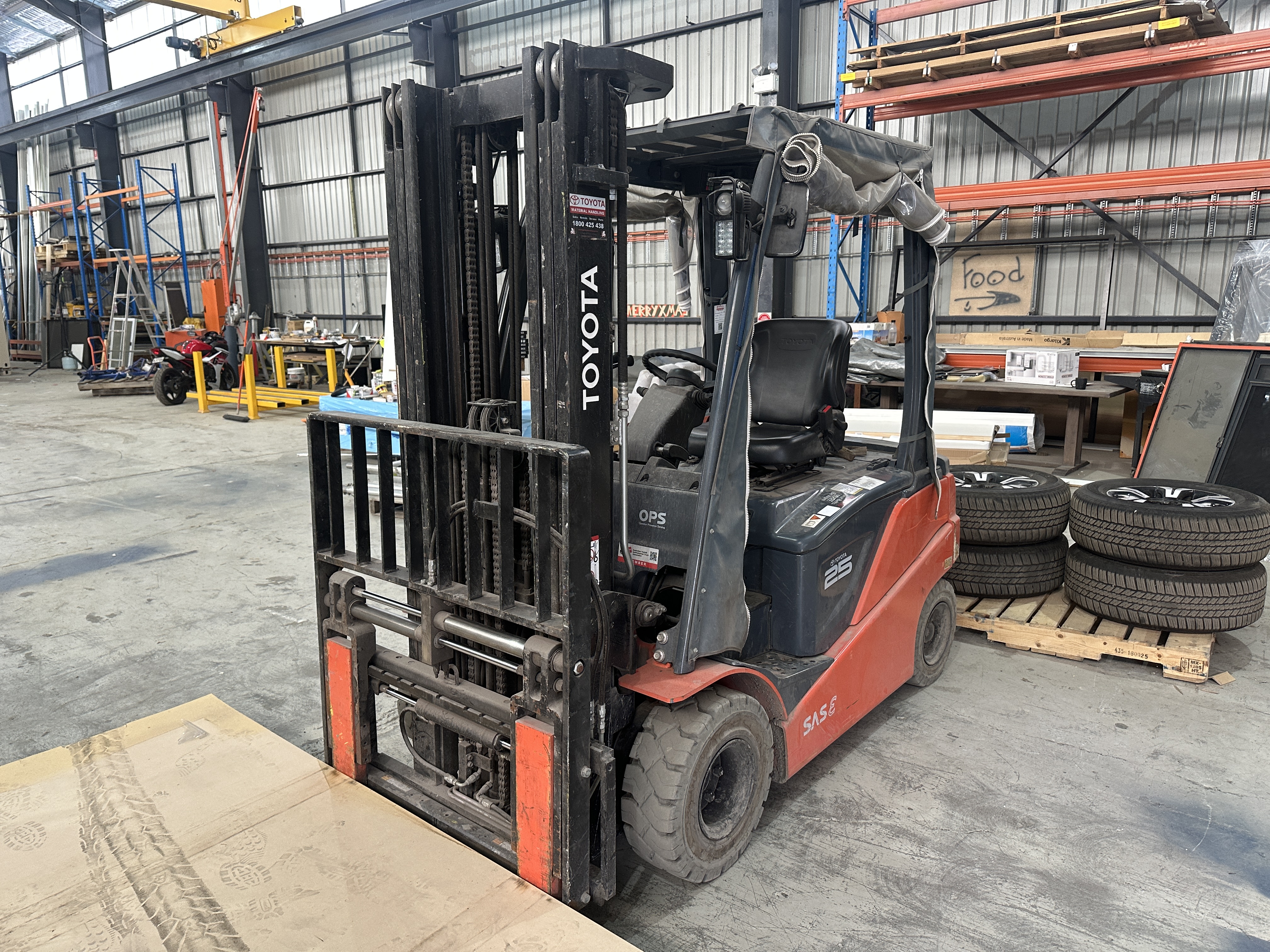 404 · 2023 Toyota 8FBN25 Electric Forklift (with charger)