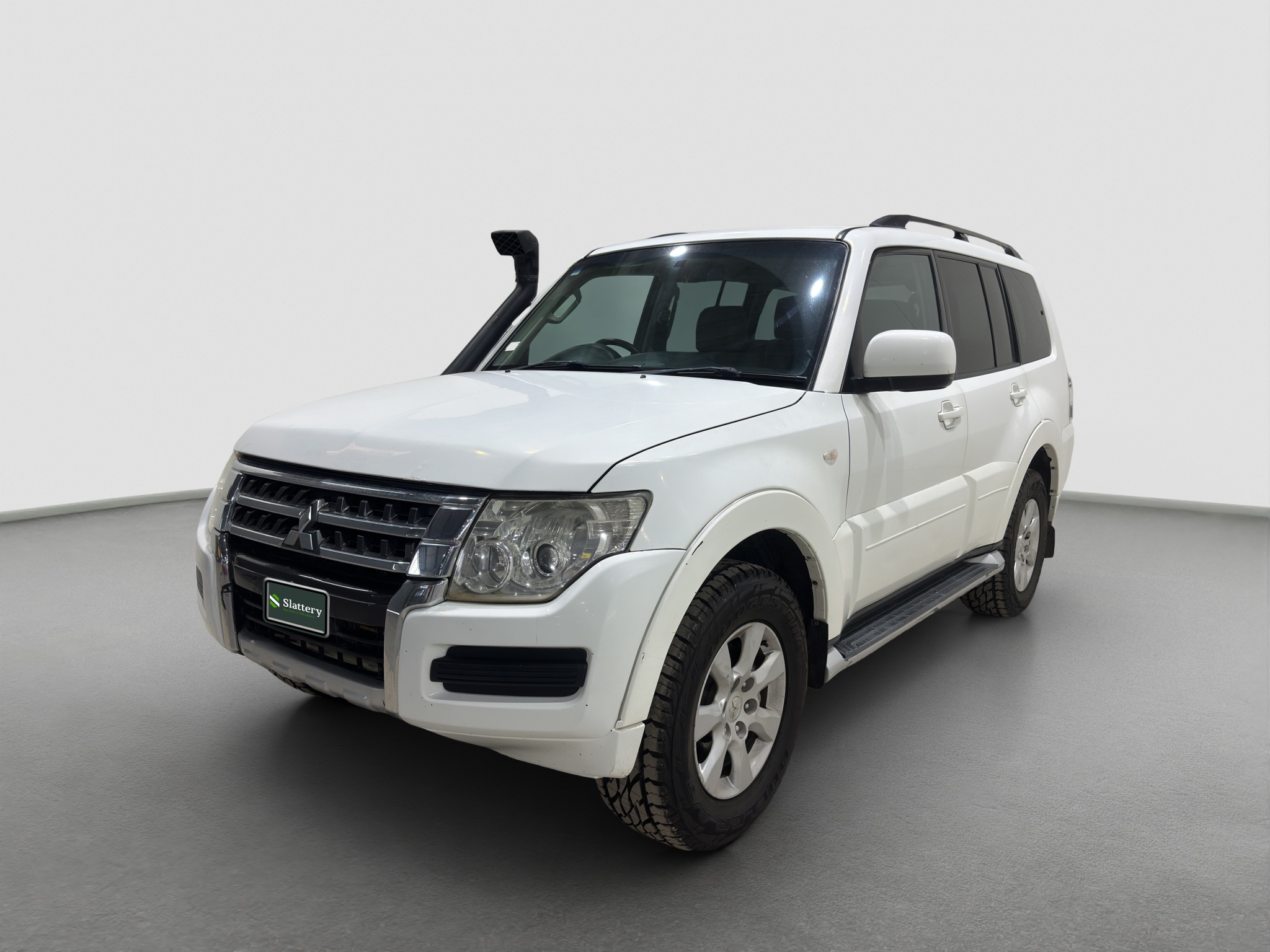 2016 Mitsubishi Pajero