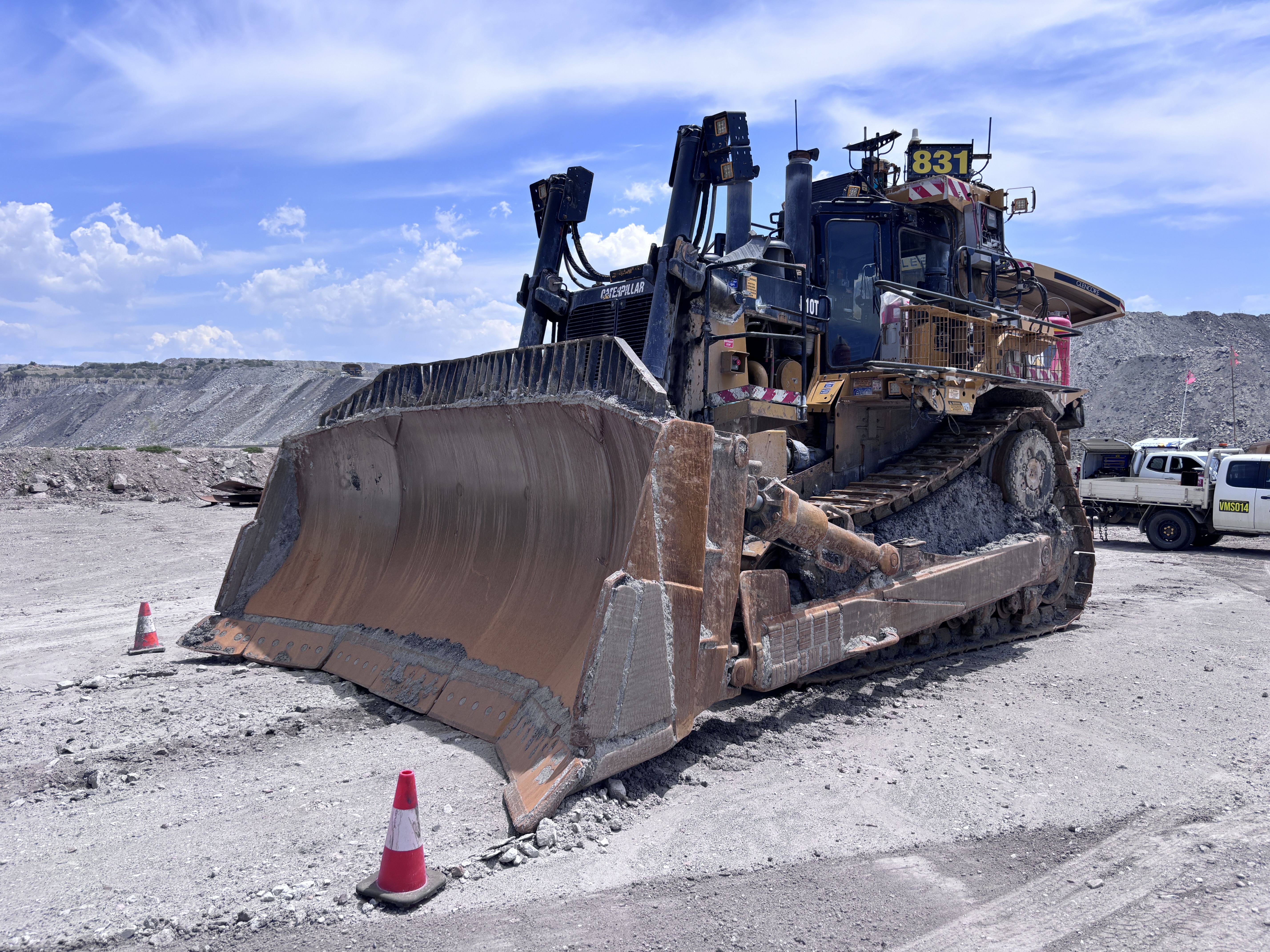 7 · 2010 Caterpillar D10T Crawler Dozer *Non Runner*