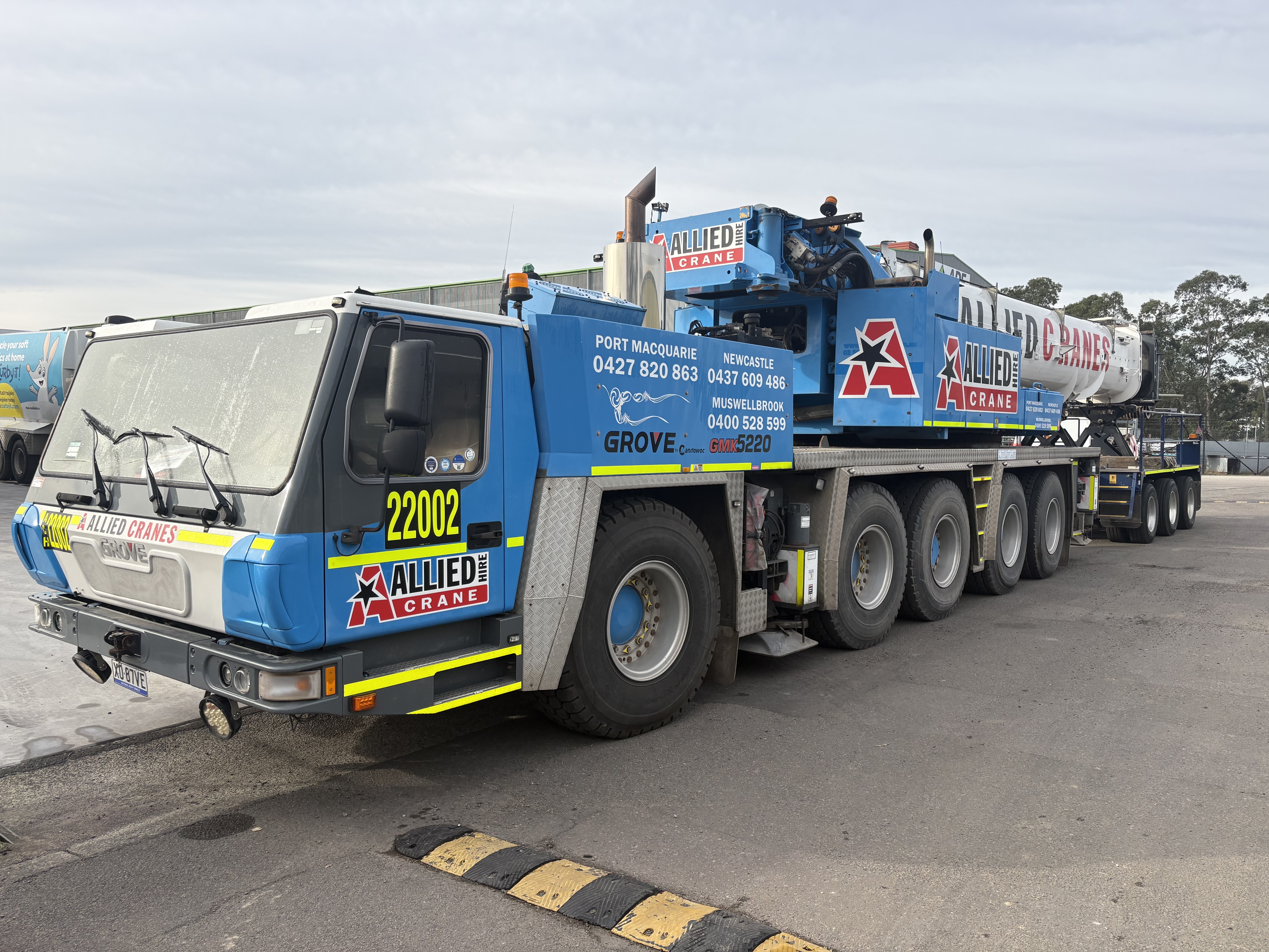 500 · 2012 Grove GMK5220 All Terrain Crane + 2012 GM Baden Tri Axle Dolly