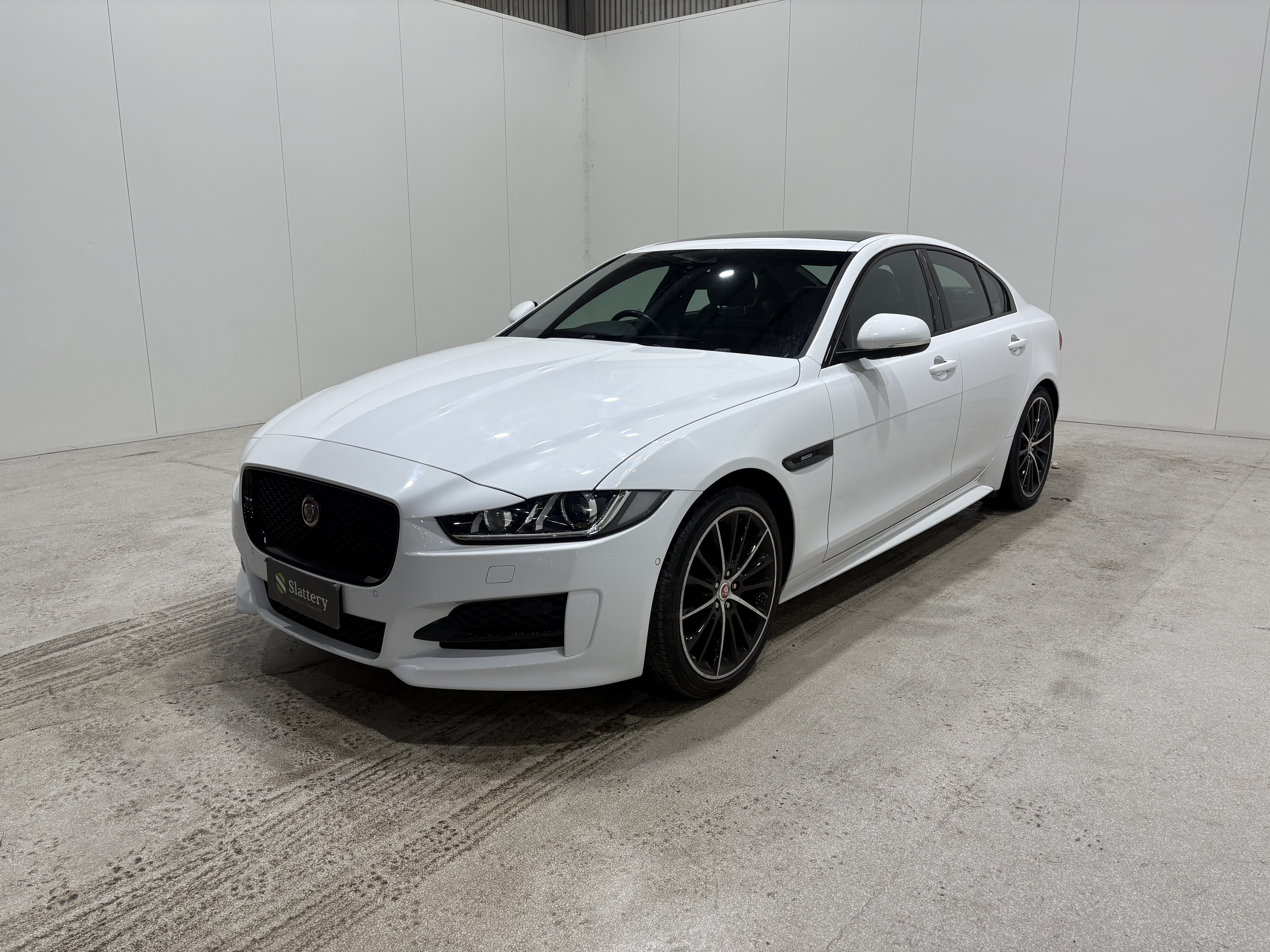 317 · 2016 Jaguar XE 25t R-Sport Petrol Sedan
