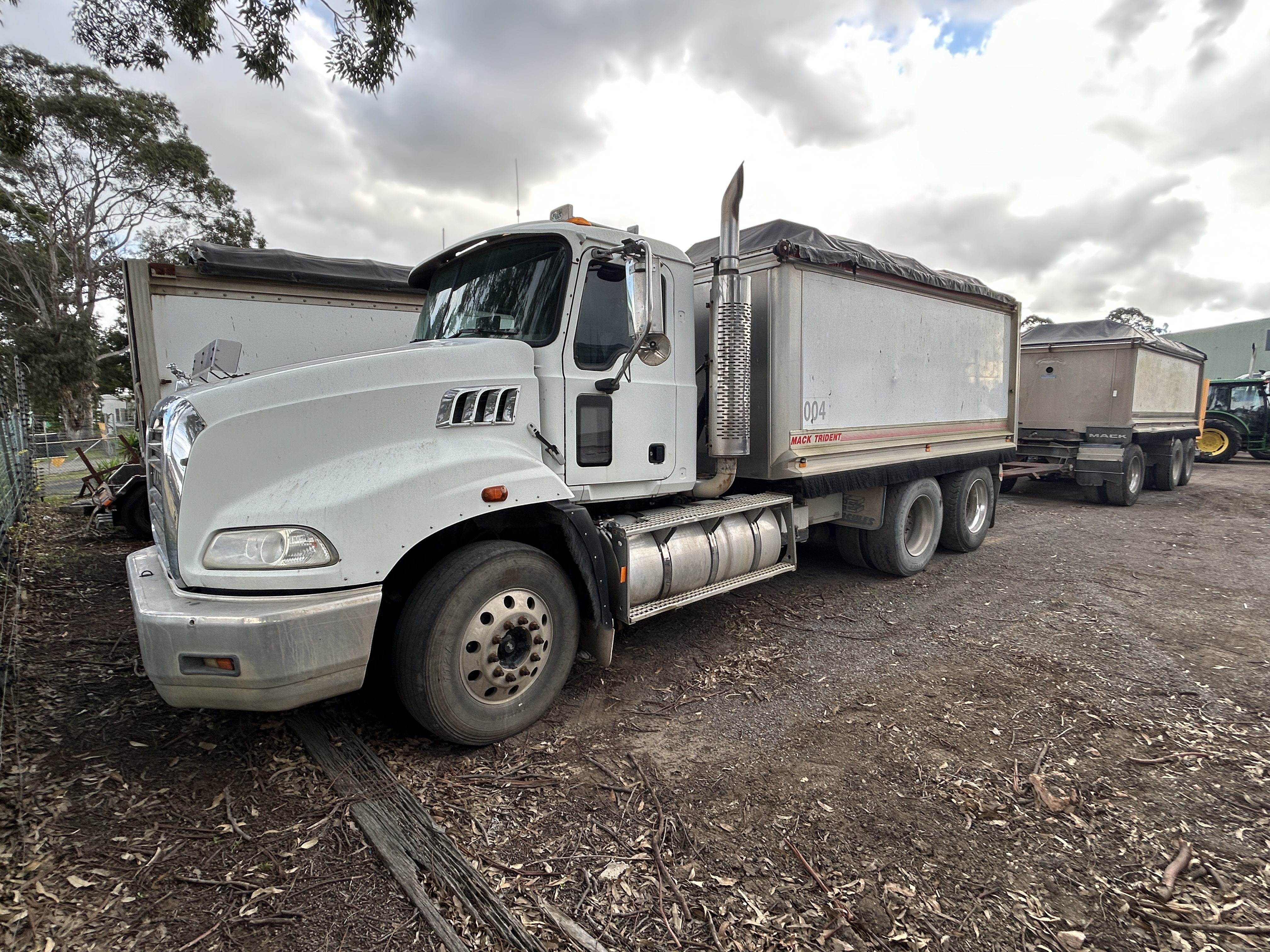 2008 Mack CMMR 6x4 Tipper And 2008 Hercules Tri-Axle Dog Trailer **Fuel Pump Issue**