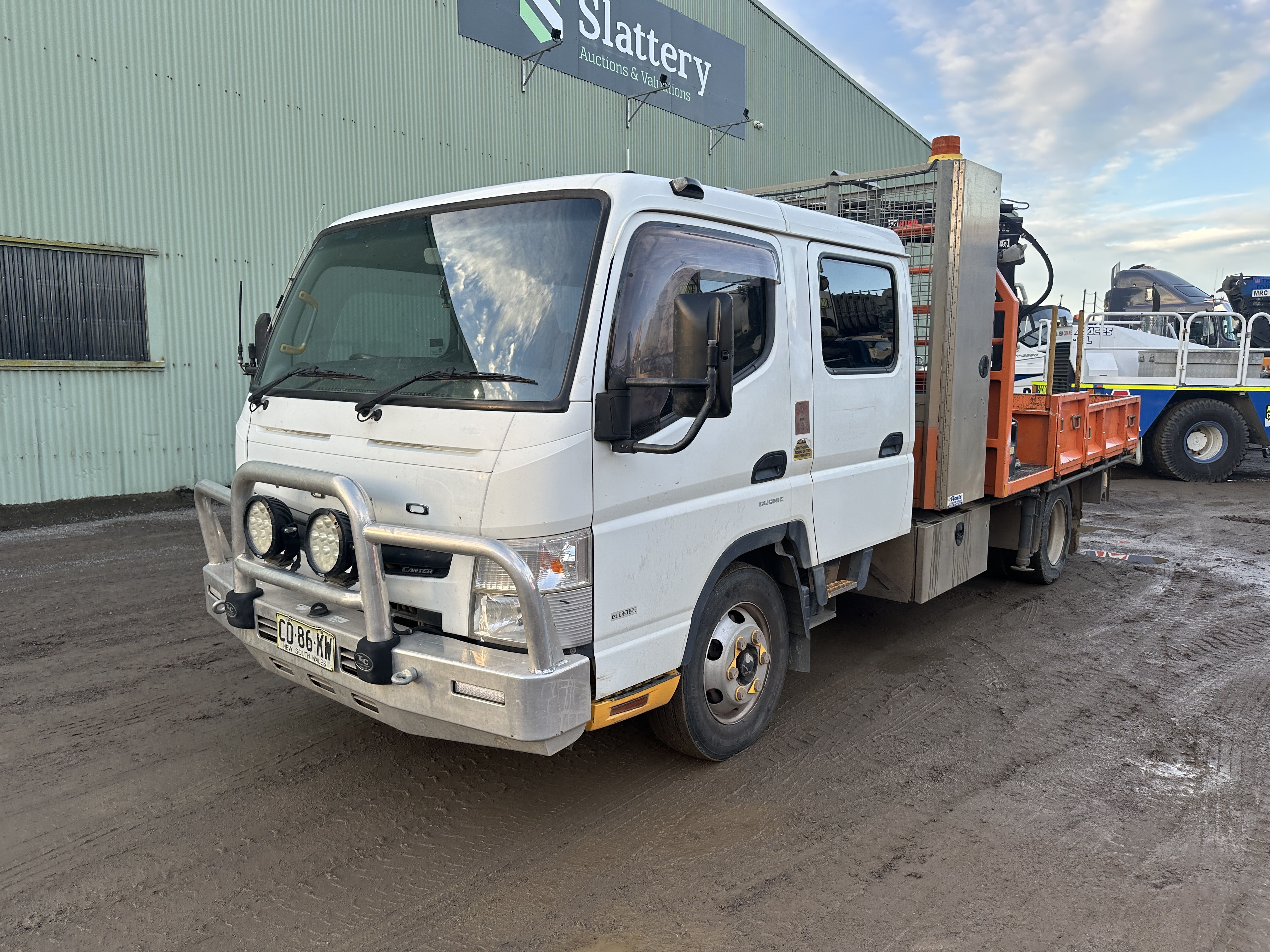 111 · 2017 Mitsubishi Fuso Canter 7/800 Duonic Bluetec 4x2 Tray Crane Truck (Ex-Lease)