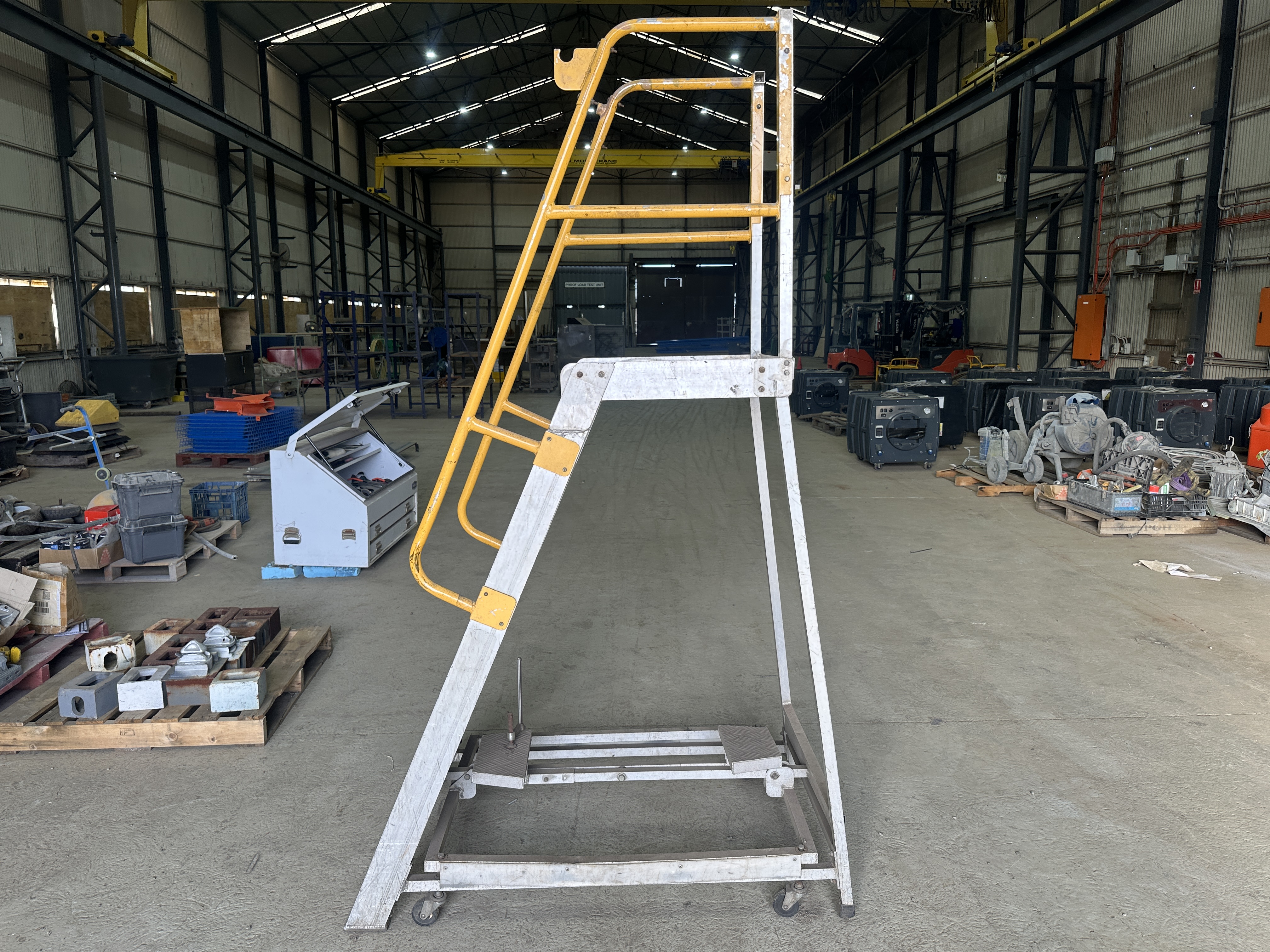 Gorilla Compact Adjustable Work Platform