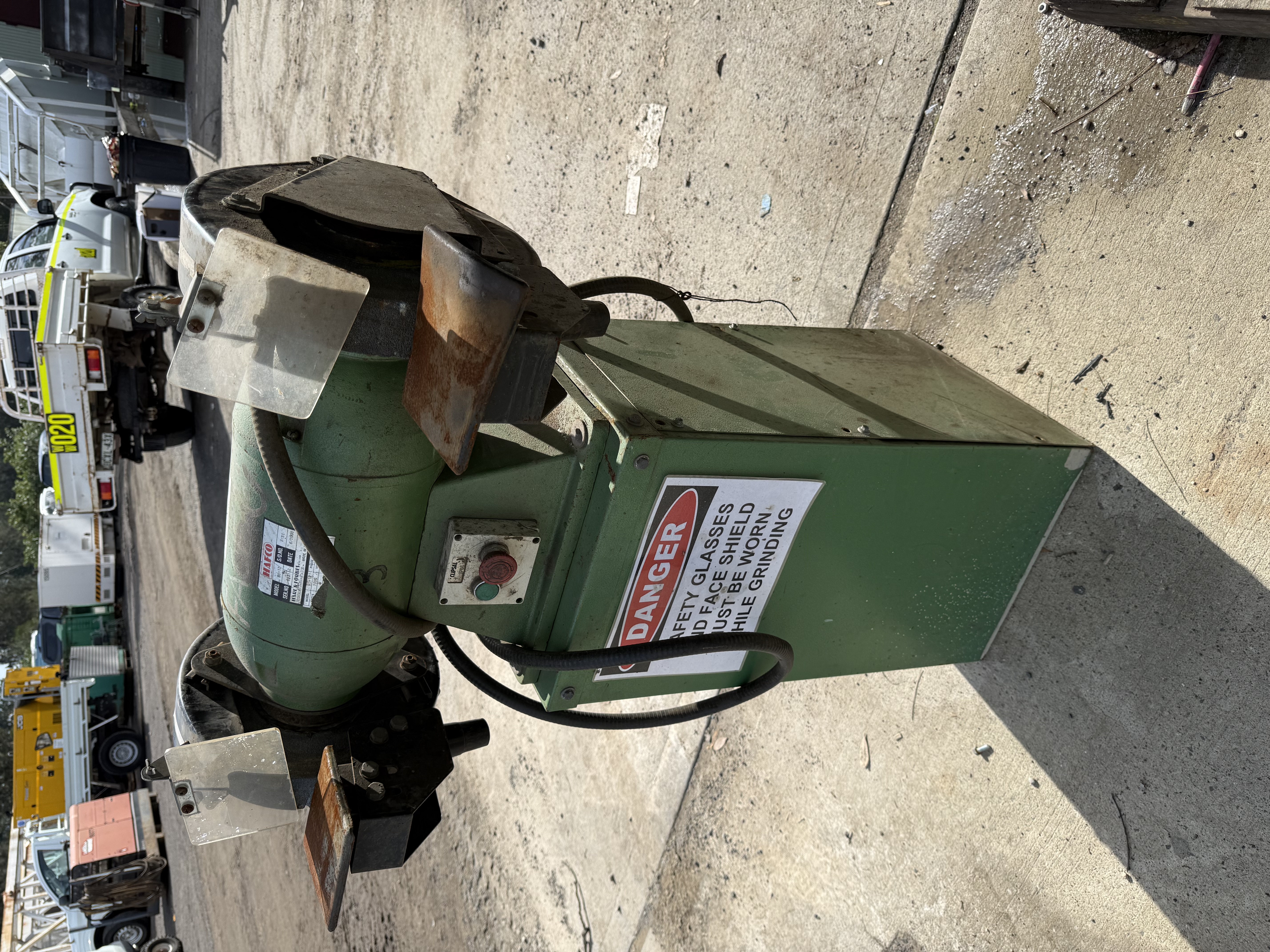 Pedestal Grinder (Industrial)