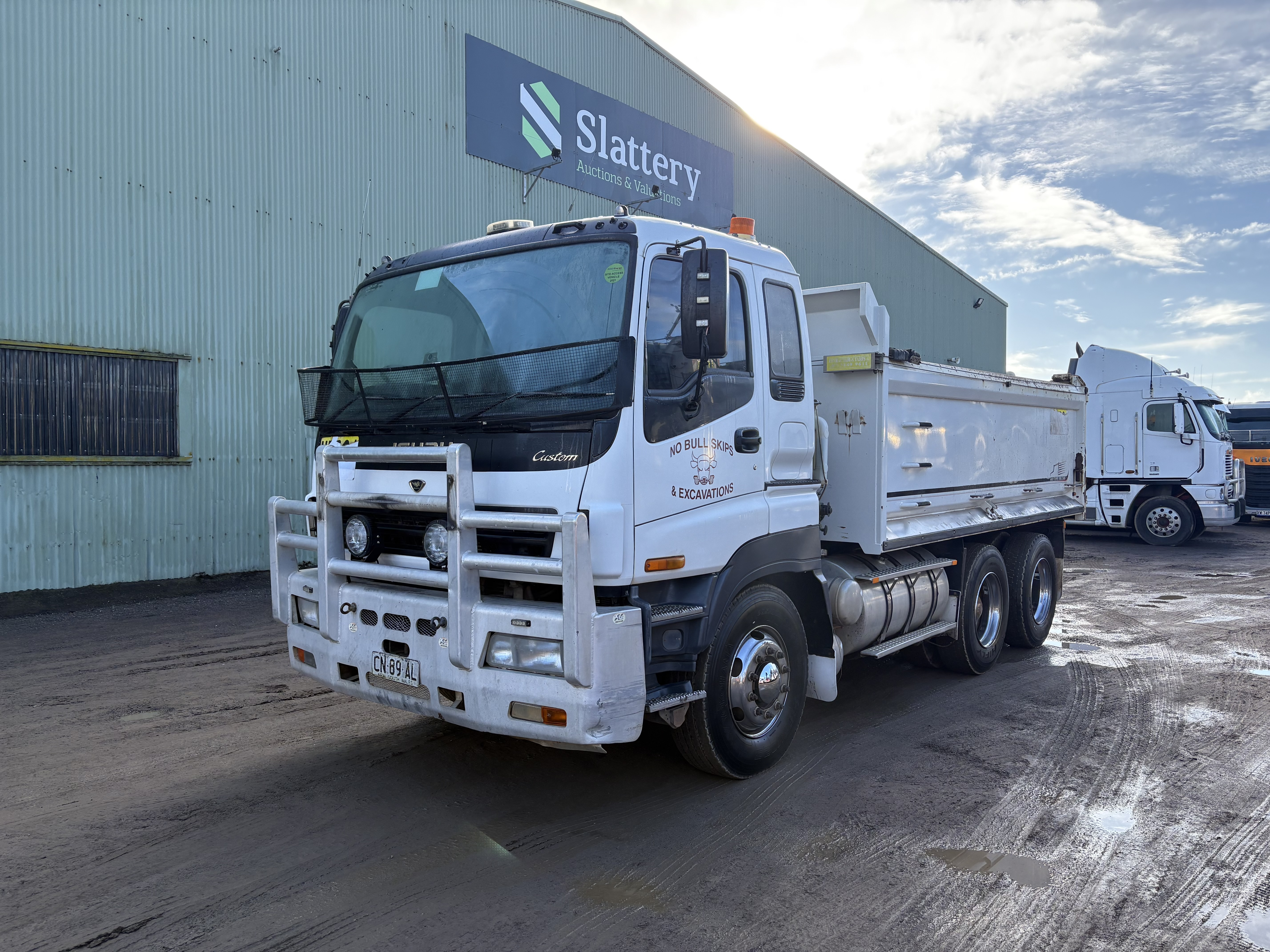 111 · 2007 Isuzu Giga E3 E Series  6x4