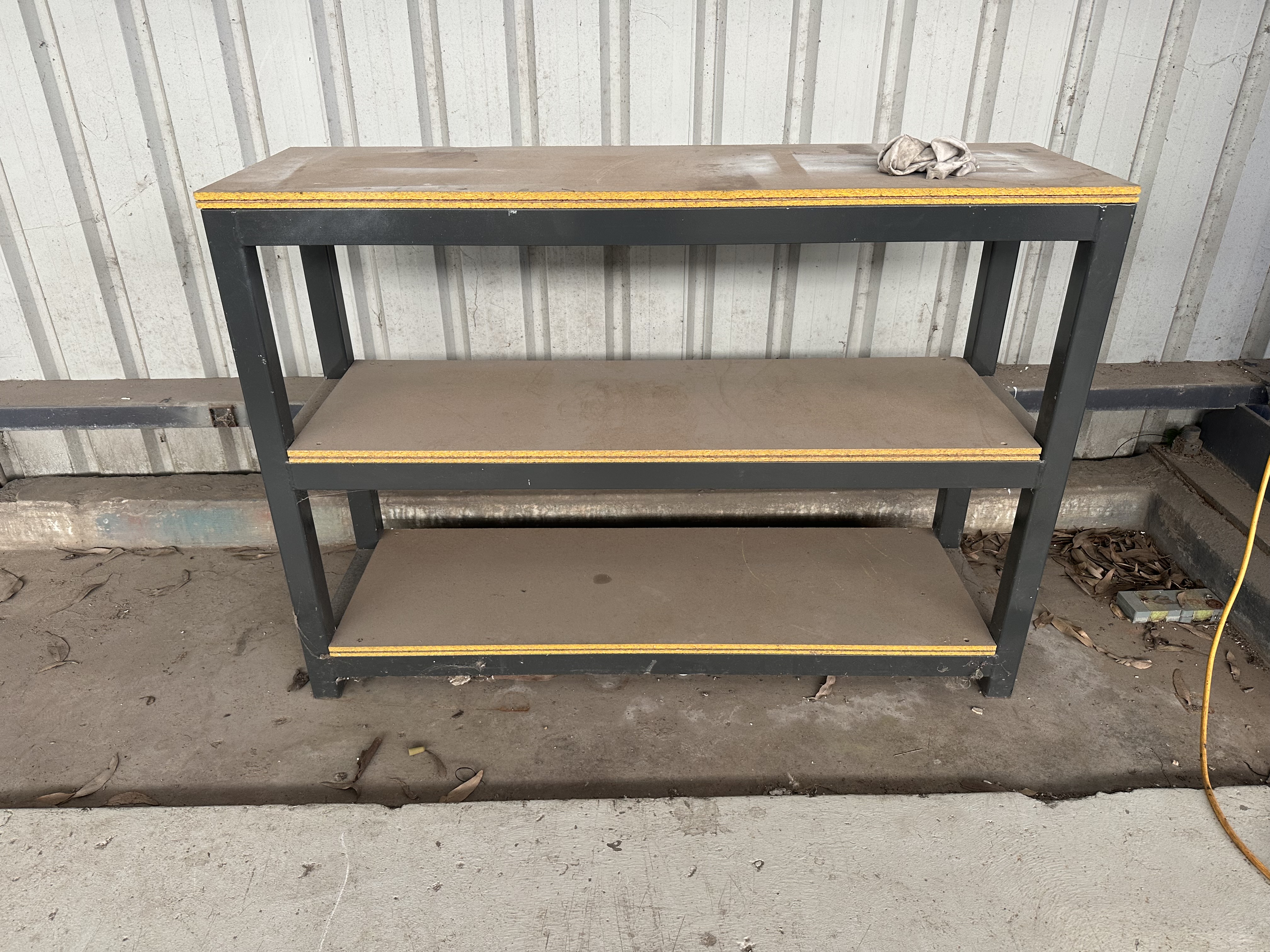 Work bench/shelf *Unreserved*