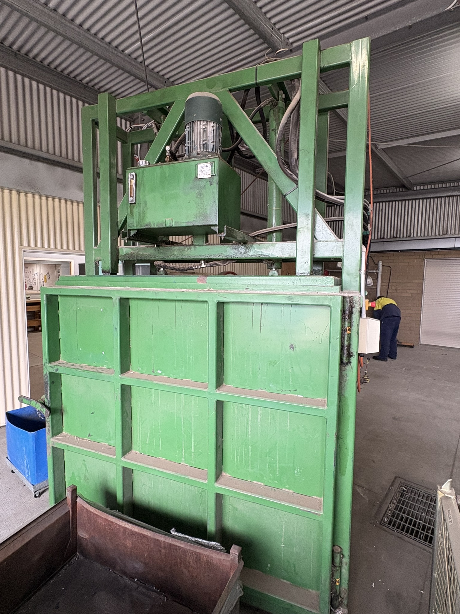 503 · Coolamon Steelworks Hydraulic Baler/Compactor *used*