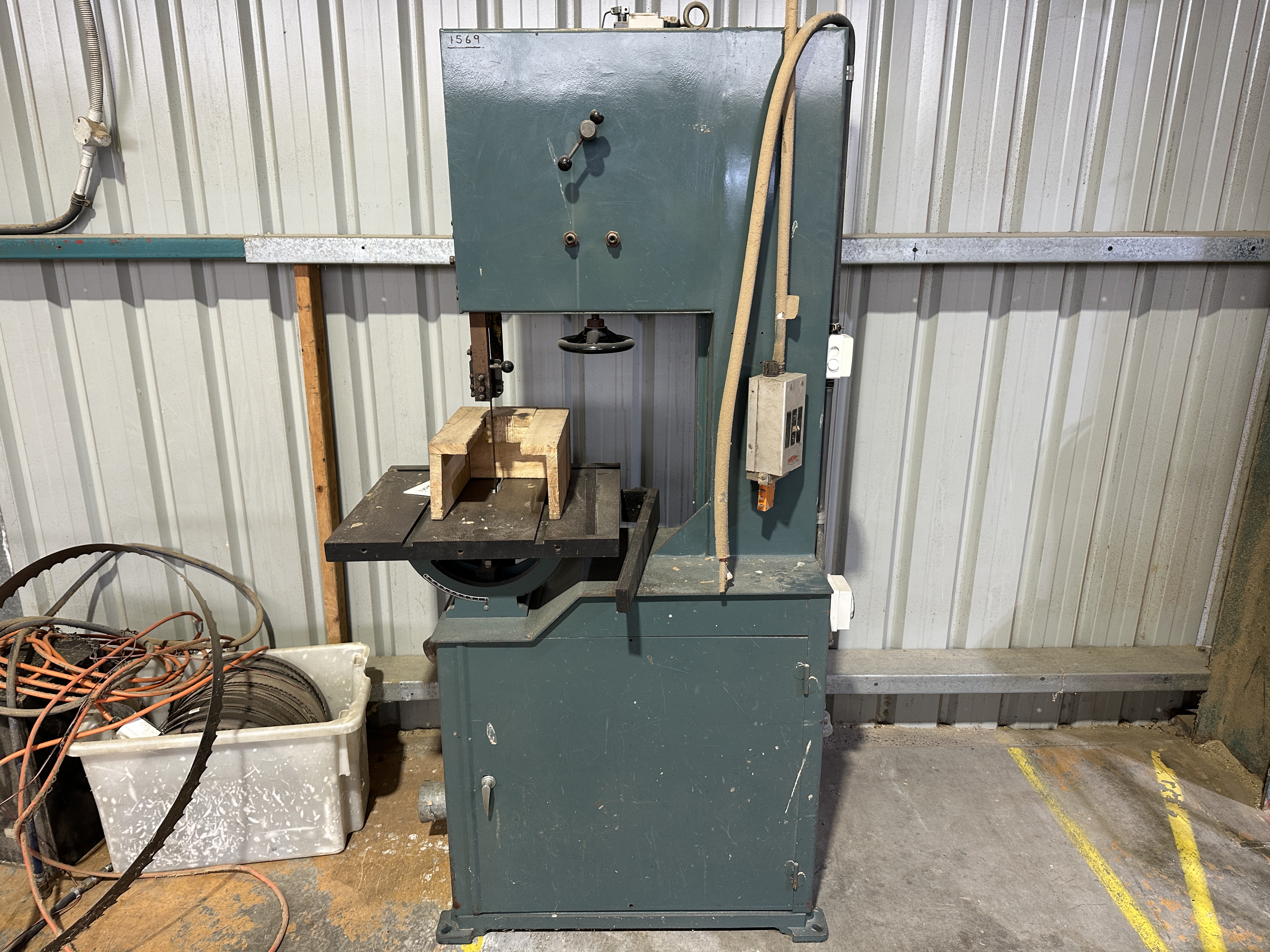 NCS-450 Vertical Woodworking Bandsaw with Spare Bandsaw Blades – 415V