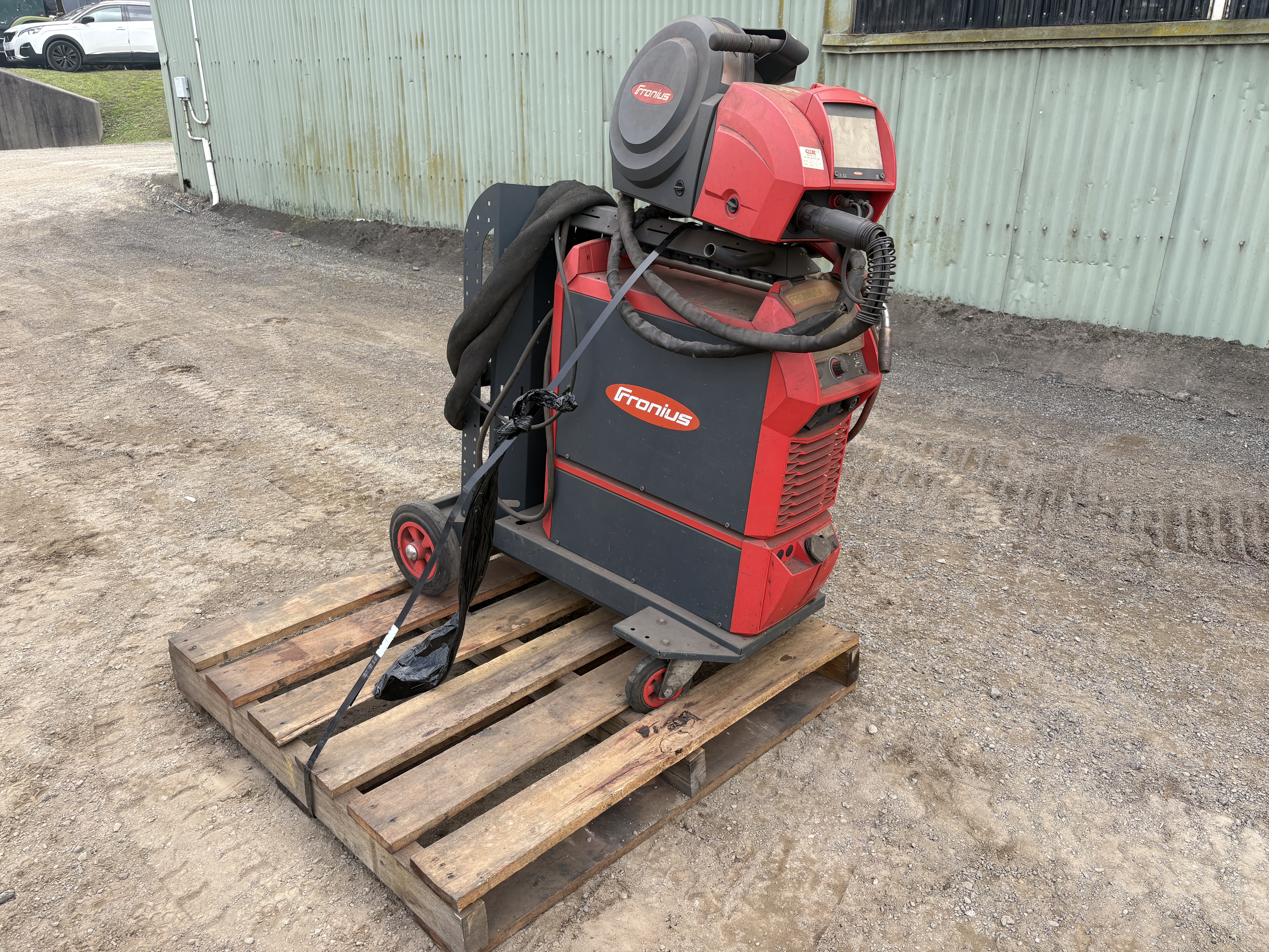 Fronius 500i MIG/MAG Welder (does not work) Accessories & Spare Consumables included