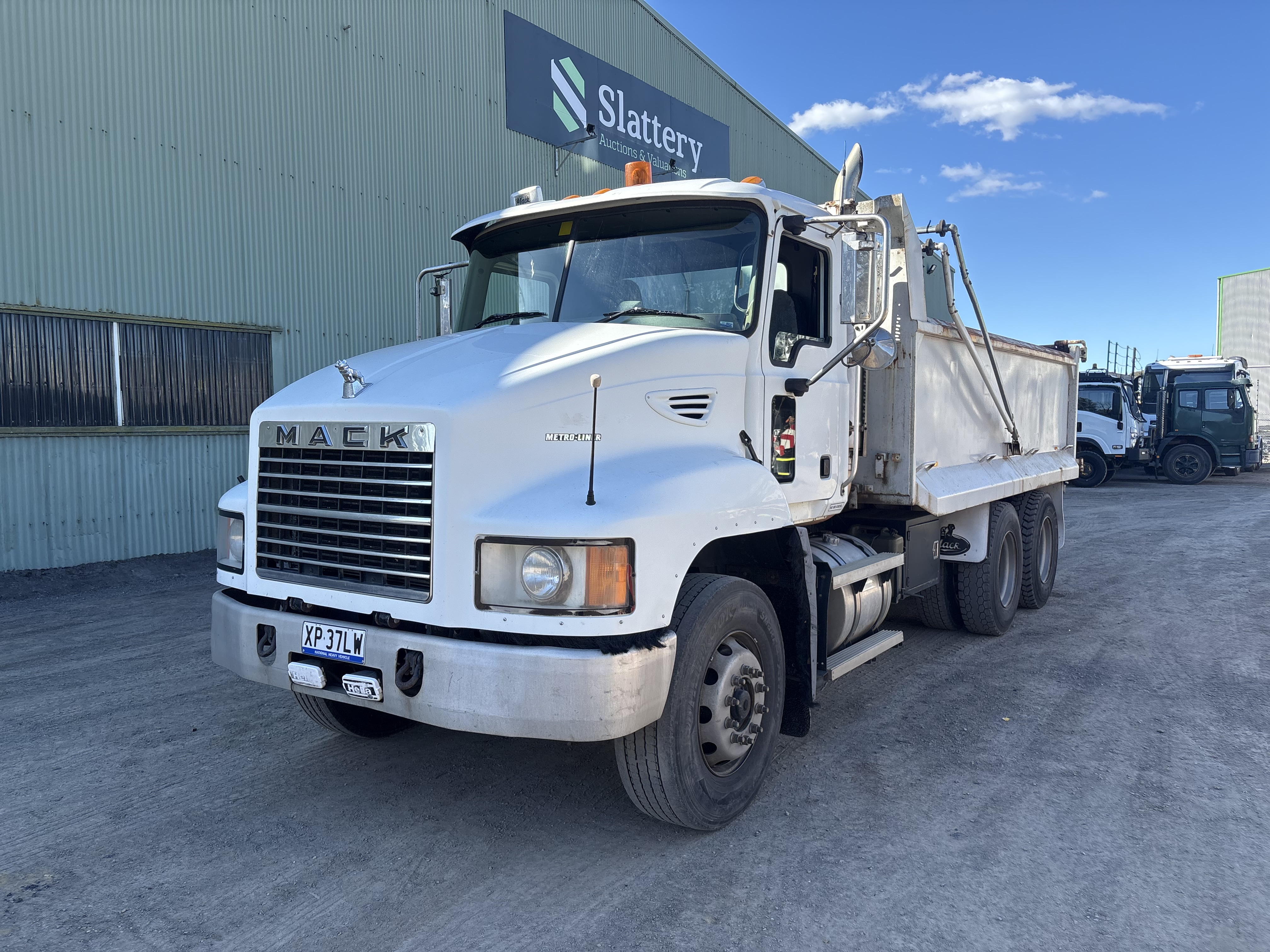 110 · 2005 Mack Metroliner   6x4 Tipper