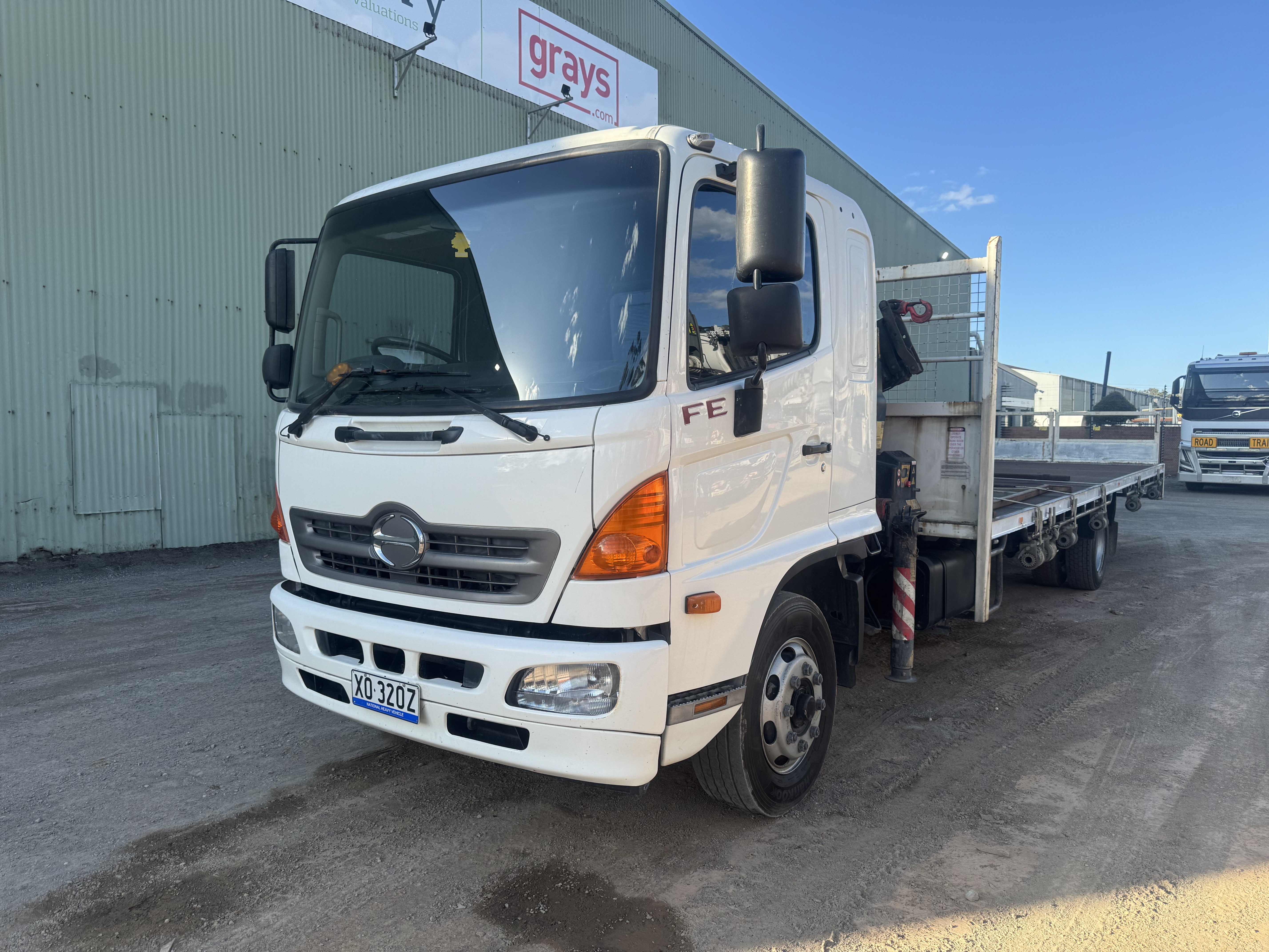 2014 Hino FE GDJ1 SER 2 4x2 Tray Truck