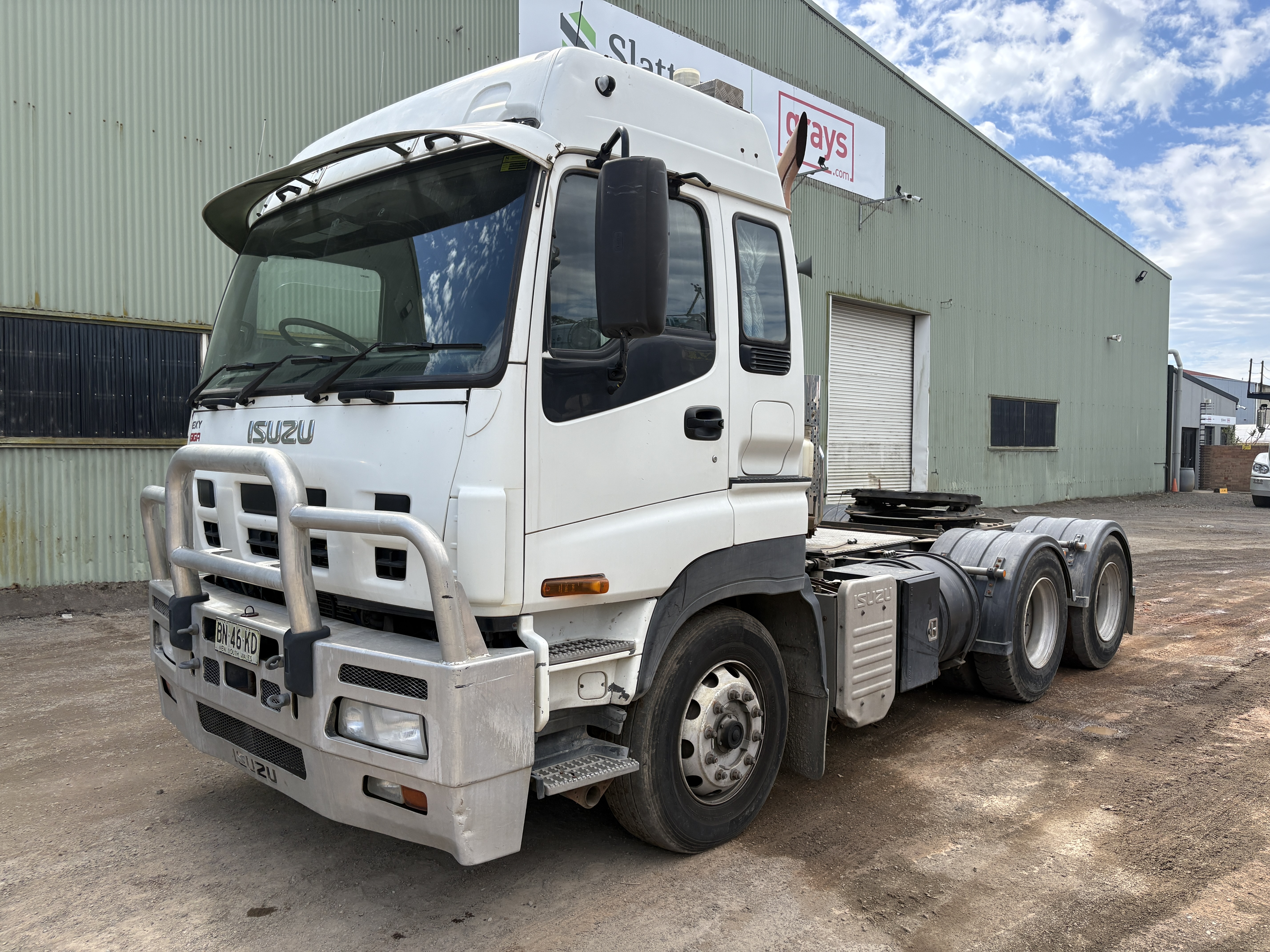 2011 Isuzu Giga 445 EXY [6x4] Prime Mover